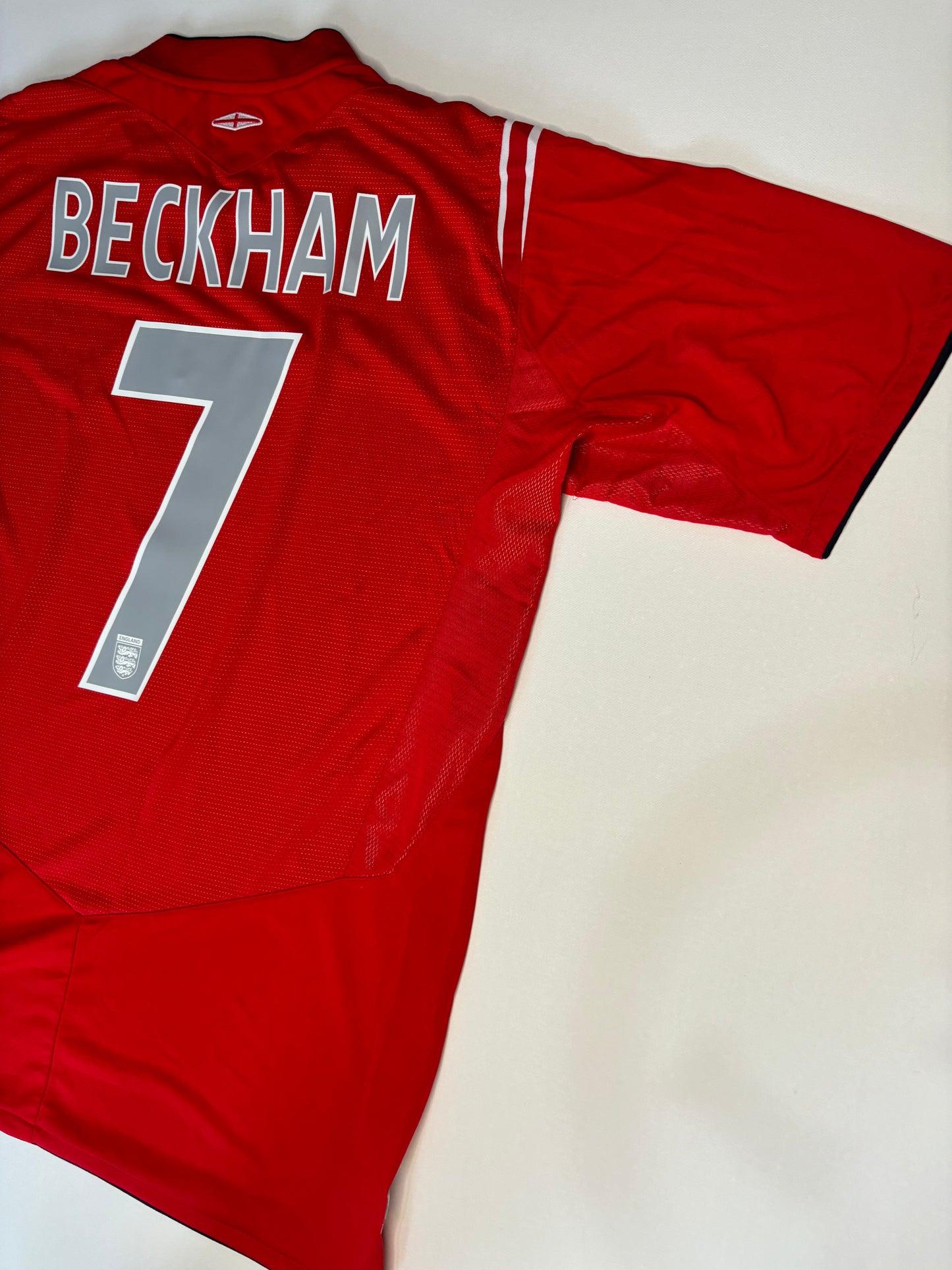 England Away Shirt 2004/06 (L) Beckham 7