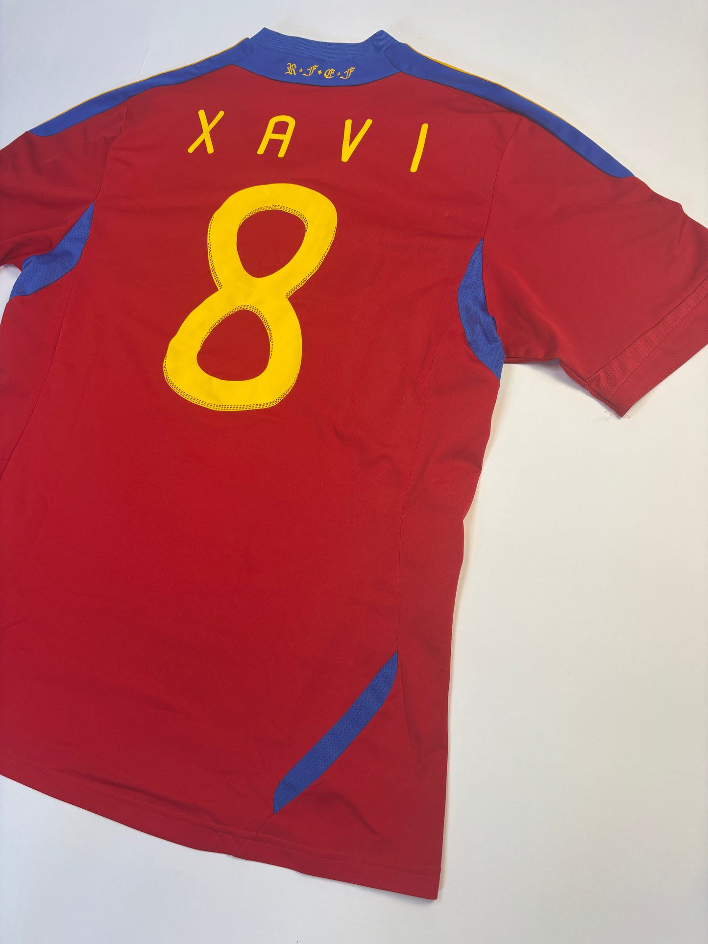 Spain Home Shirt 2011/12 (L) Xavi 8