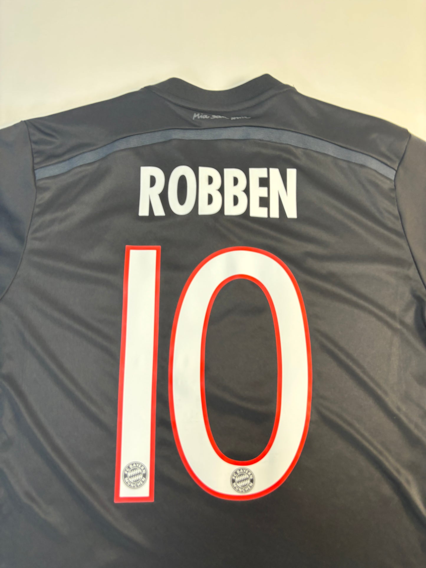 Bayern Munich Third Shirt 2014/15 (L) Robben 10