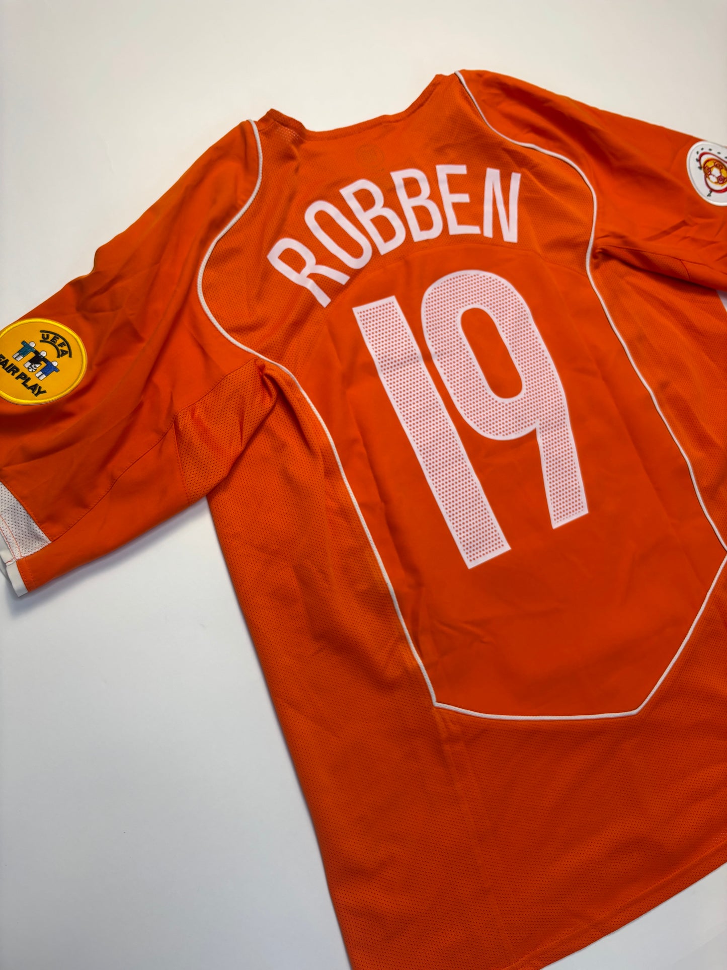 Netherlands Home Shirt 2004/06 (L) Robben 19