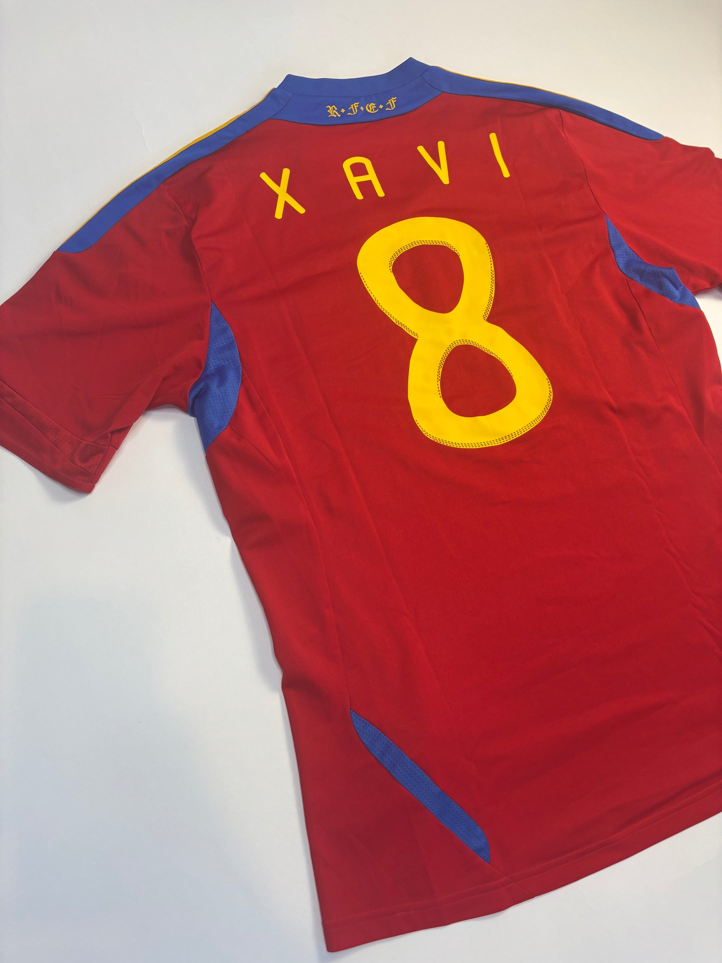 Spain Home Shirt 2011/12 (L) Xavi 8