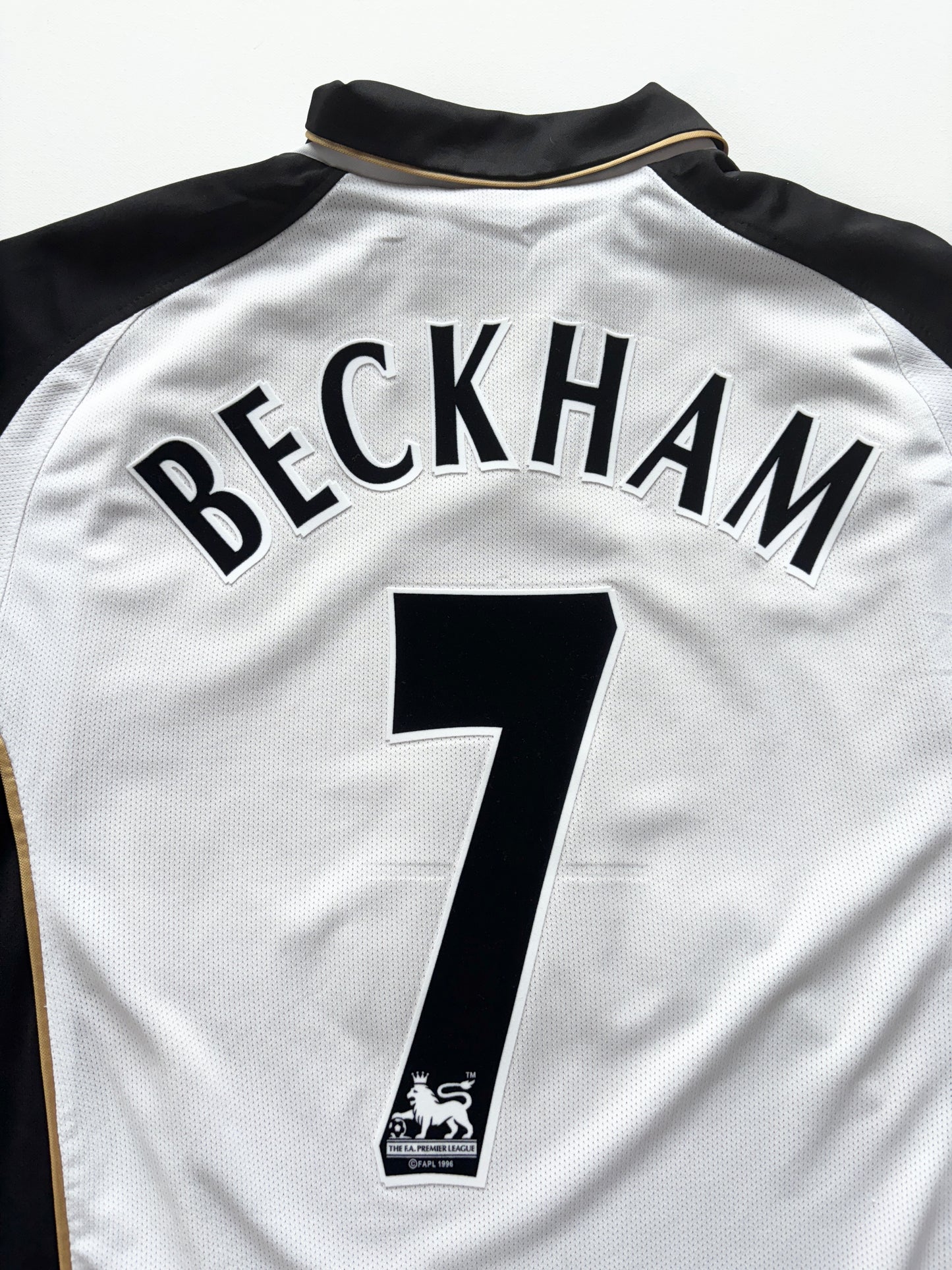 Manchester United Centenary Reversible Away Shirt LS 2001/02 (M) Beckham 7