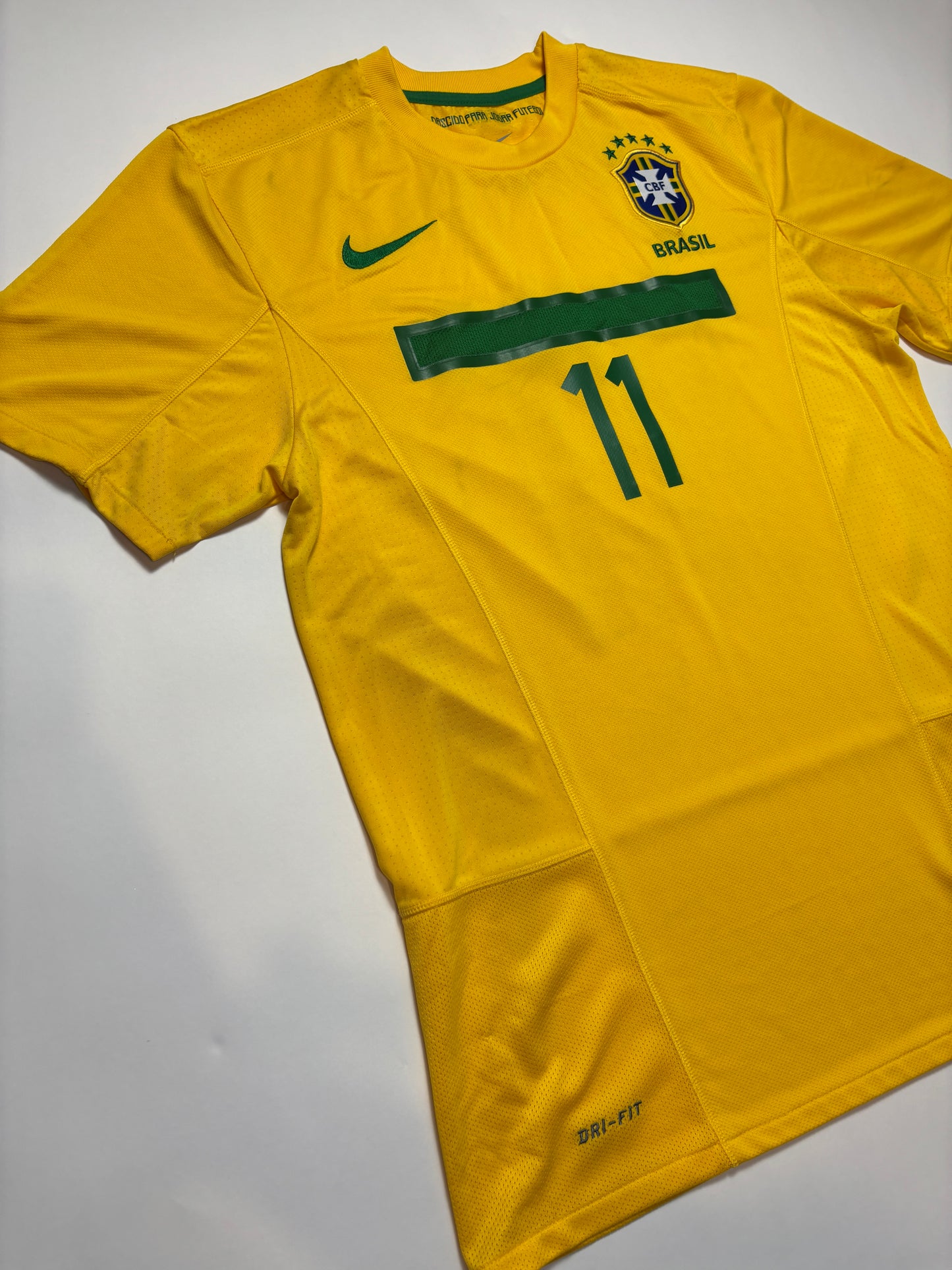 Brazil Home Shirt 2011/12 (M) Neymar 11