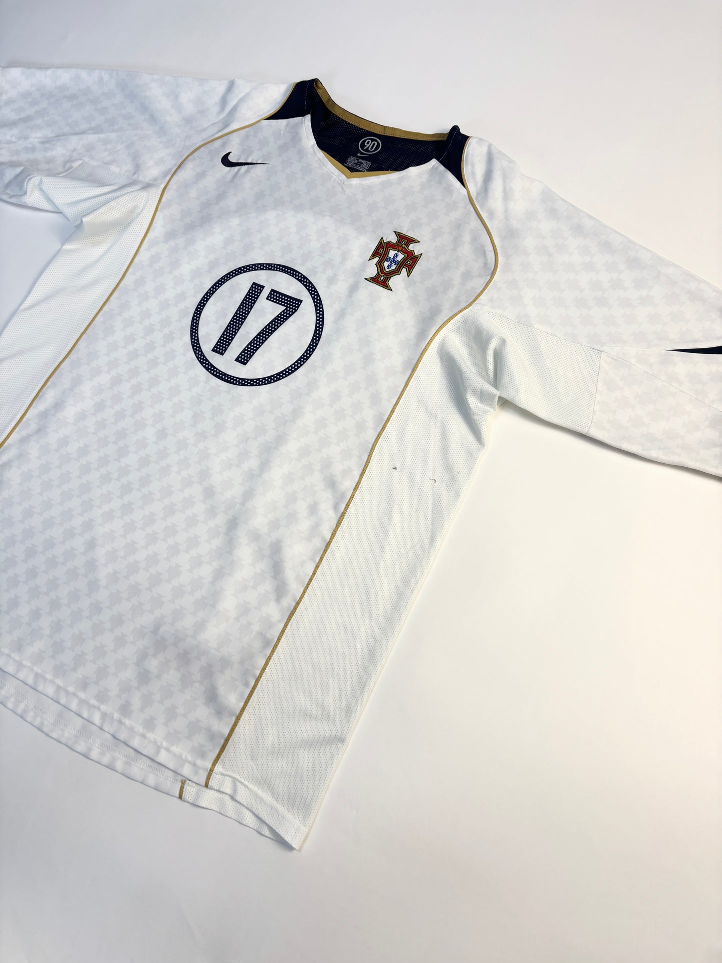 Portugal Away Shirt 2004/06 (L) C.Ronaldo 17