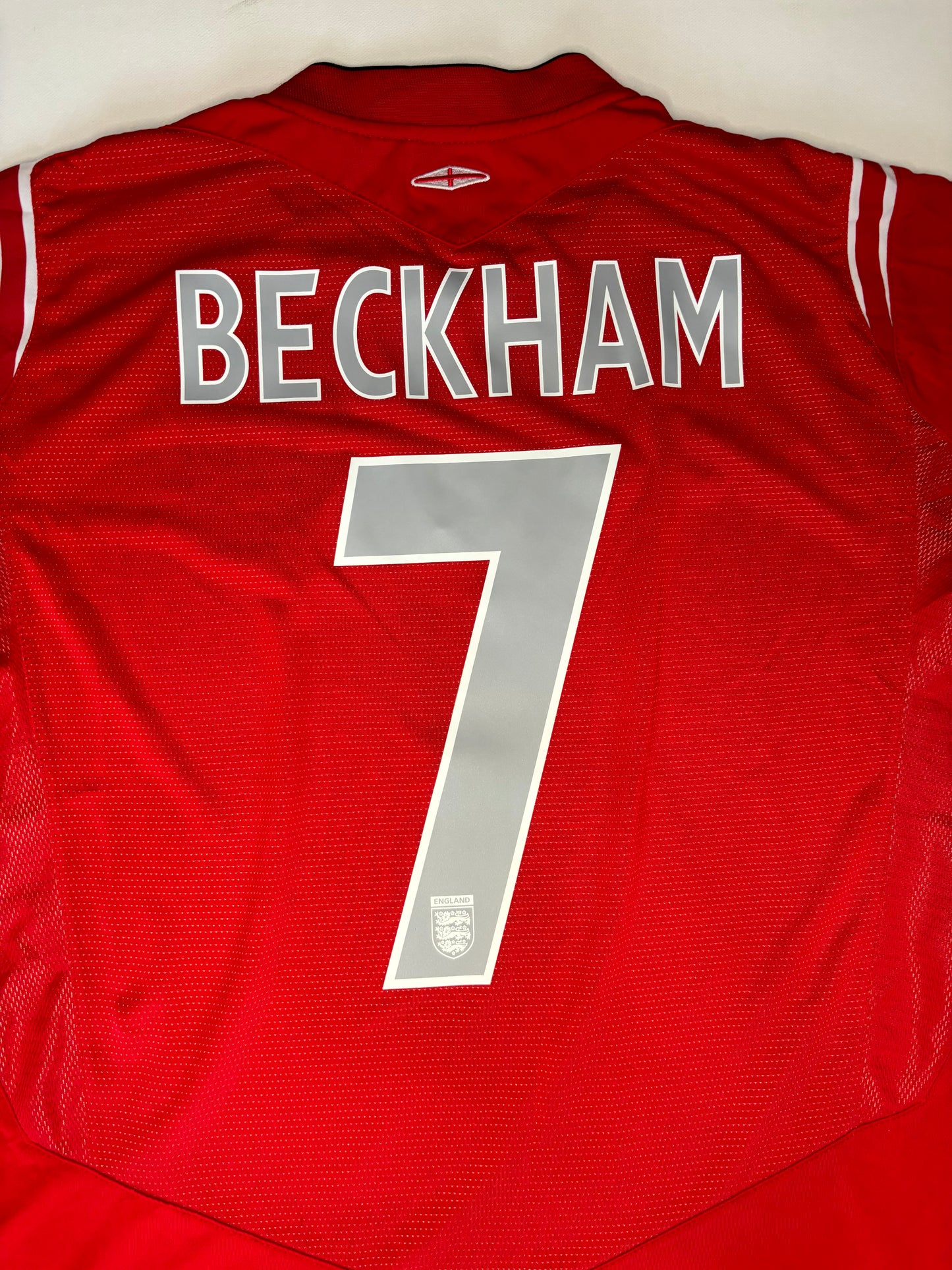 England Away Shirt 2004/06 (L) Beckham 7