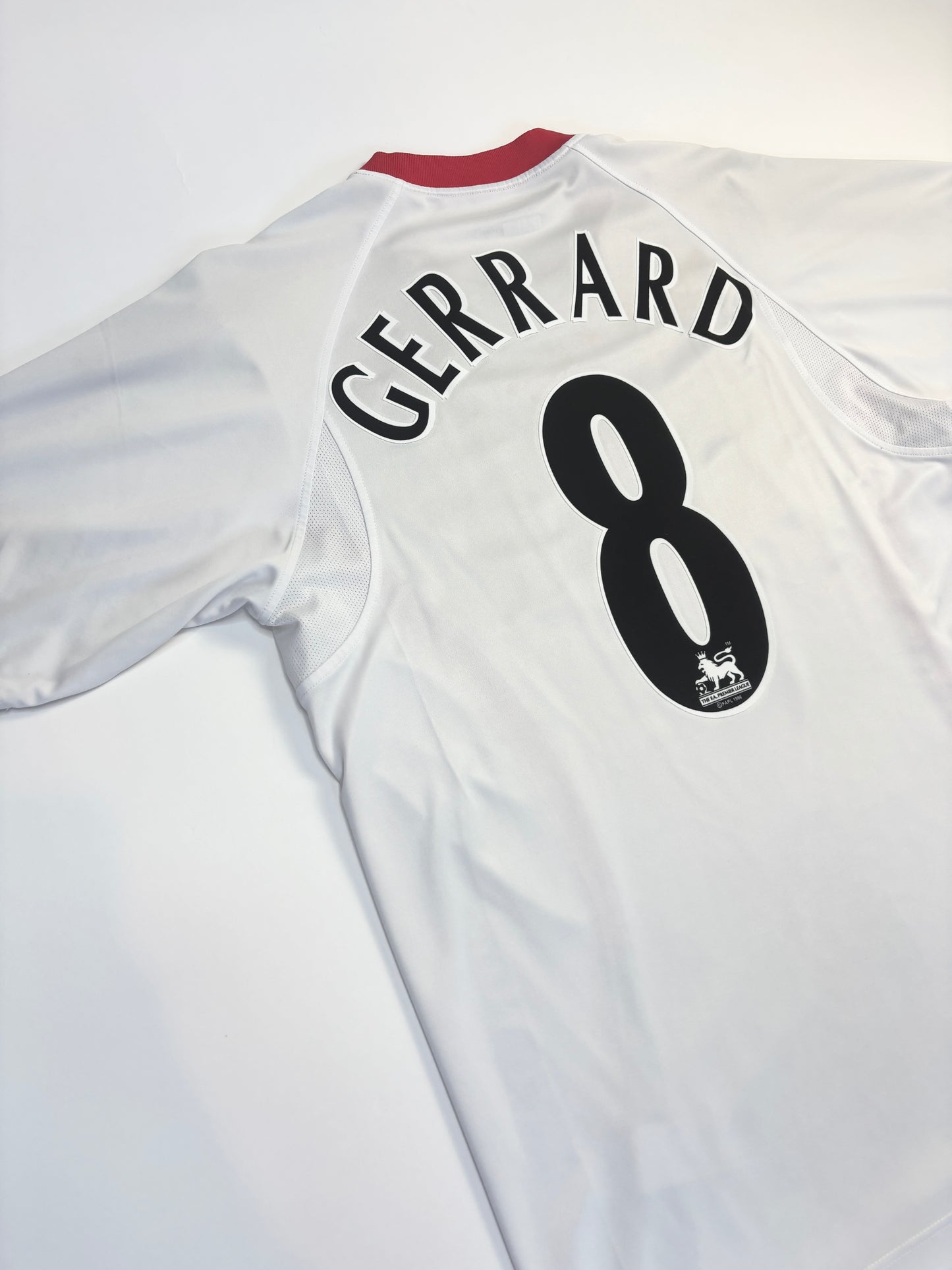 Liverpool Away Shirt 2005/06 (M) Gerrard 8