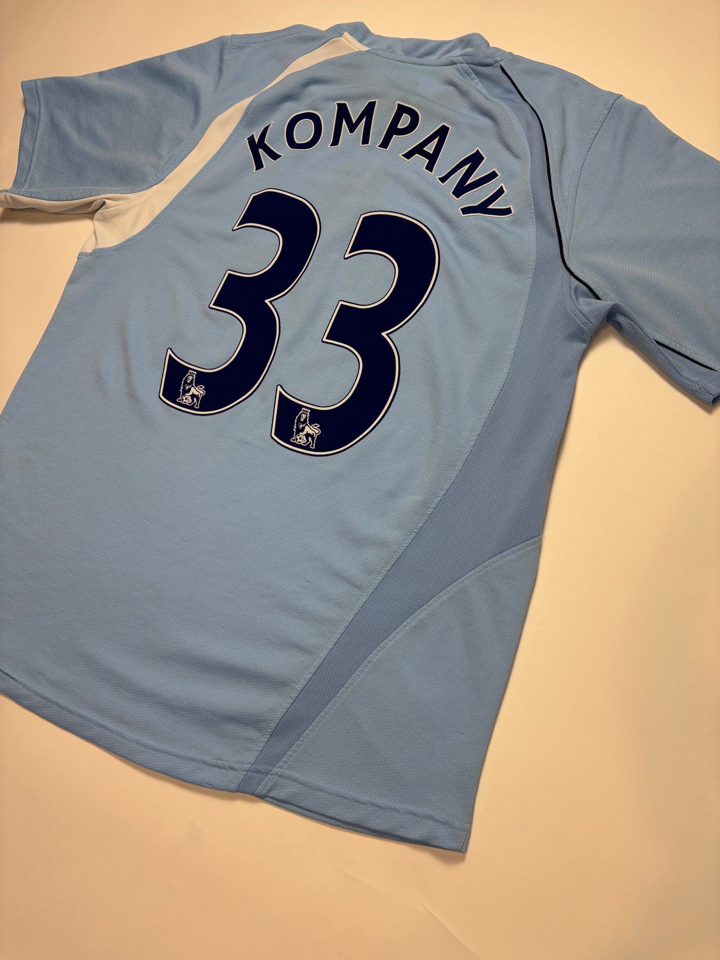 Manchester City Home Shirt 2008/09 (L) Kompany 33