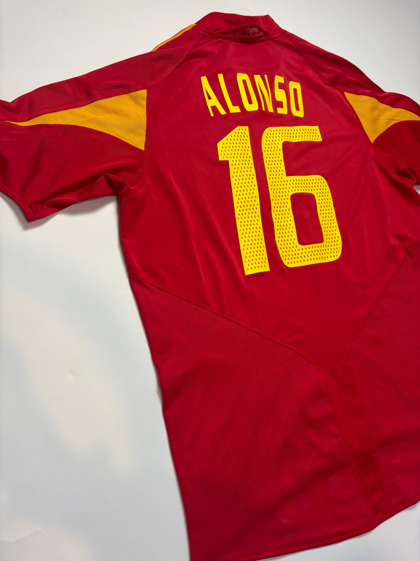 Spain Home Shirt 2004/06 (L) Alonso 16