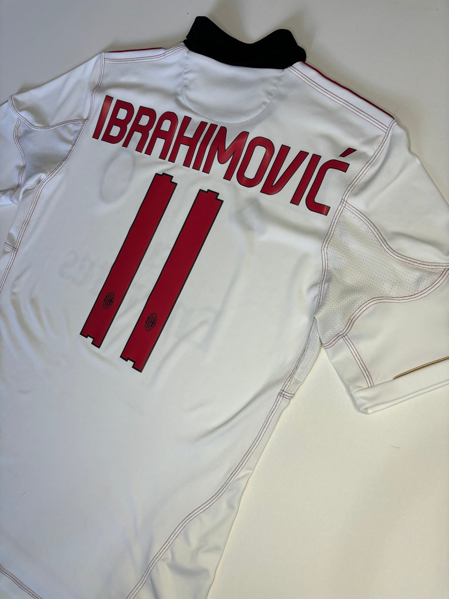 AC Milan Away Shirt 2010/11 (M) Ibrahimovic 11