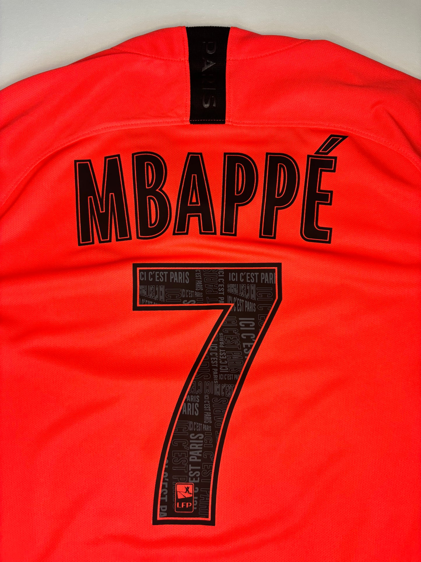 PSG Away Shirt 2019/20 (M) Mbappe 7