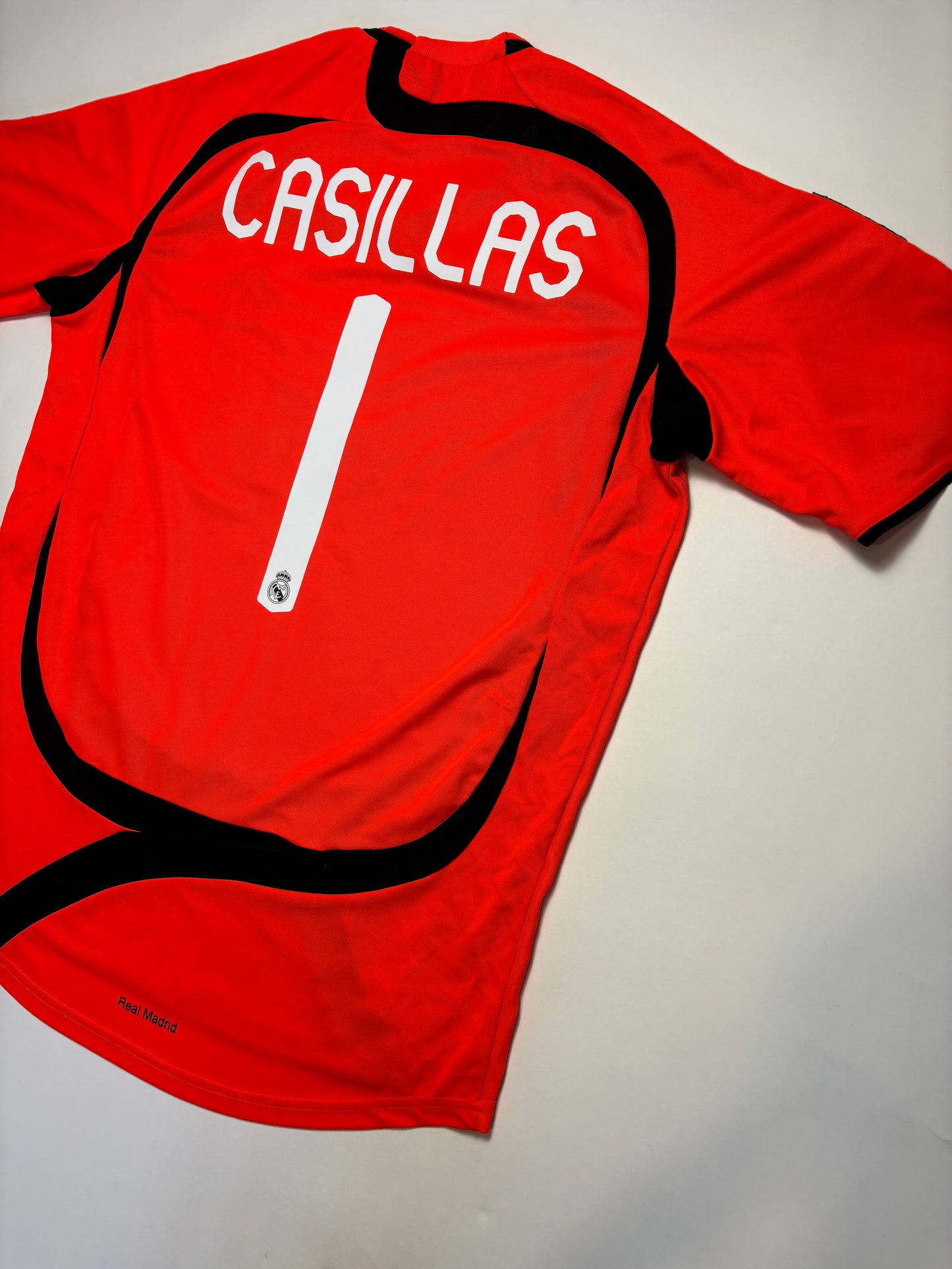 Real Madrid Goalkeeper Shirt 2007/08 (M) Casillas 1