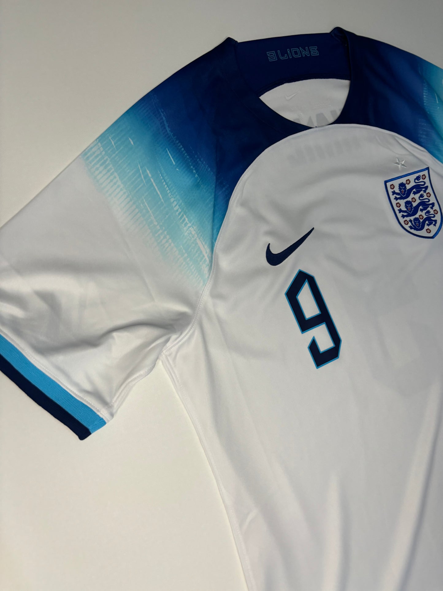 England Home Shirt 2022/24 (L) Kane 9