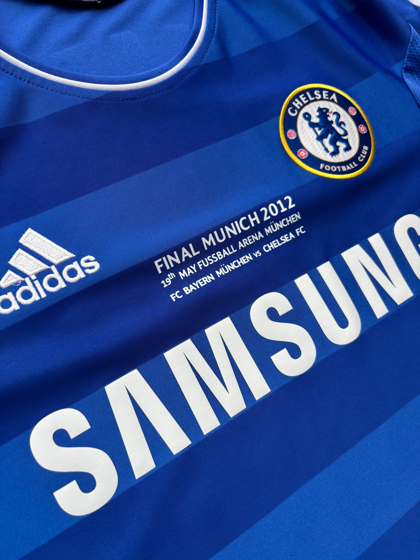 Chelsea Home Shirt 2011/12 (L) Mata 10