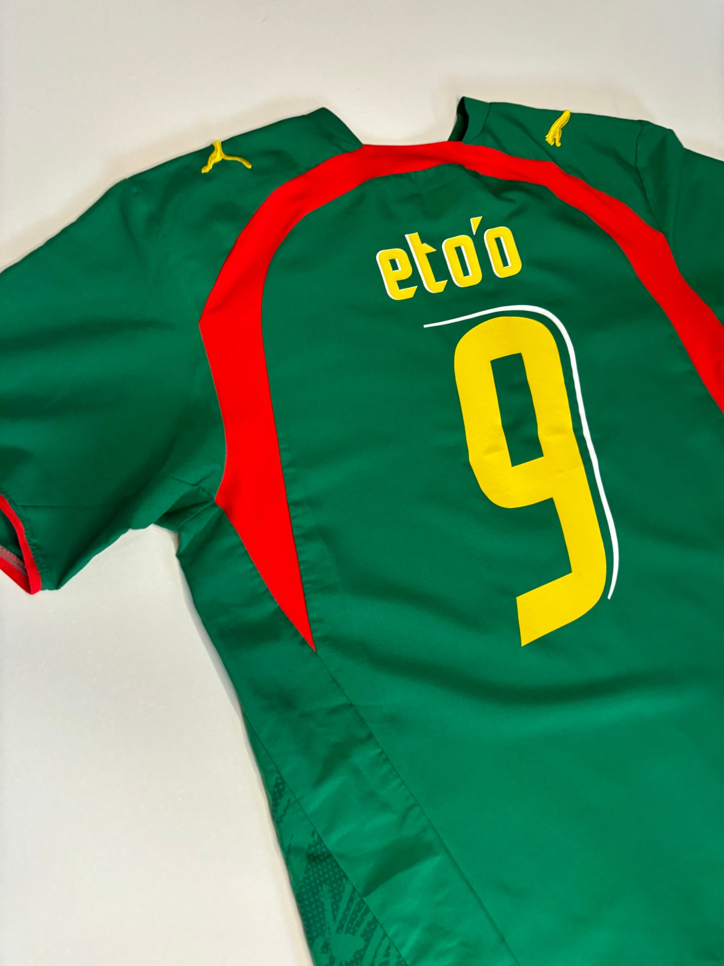 Cameroon Home Shirt 2006/08 (L) Eto’o 9