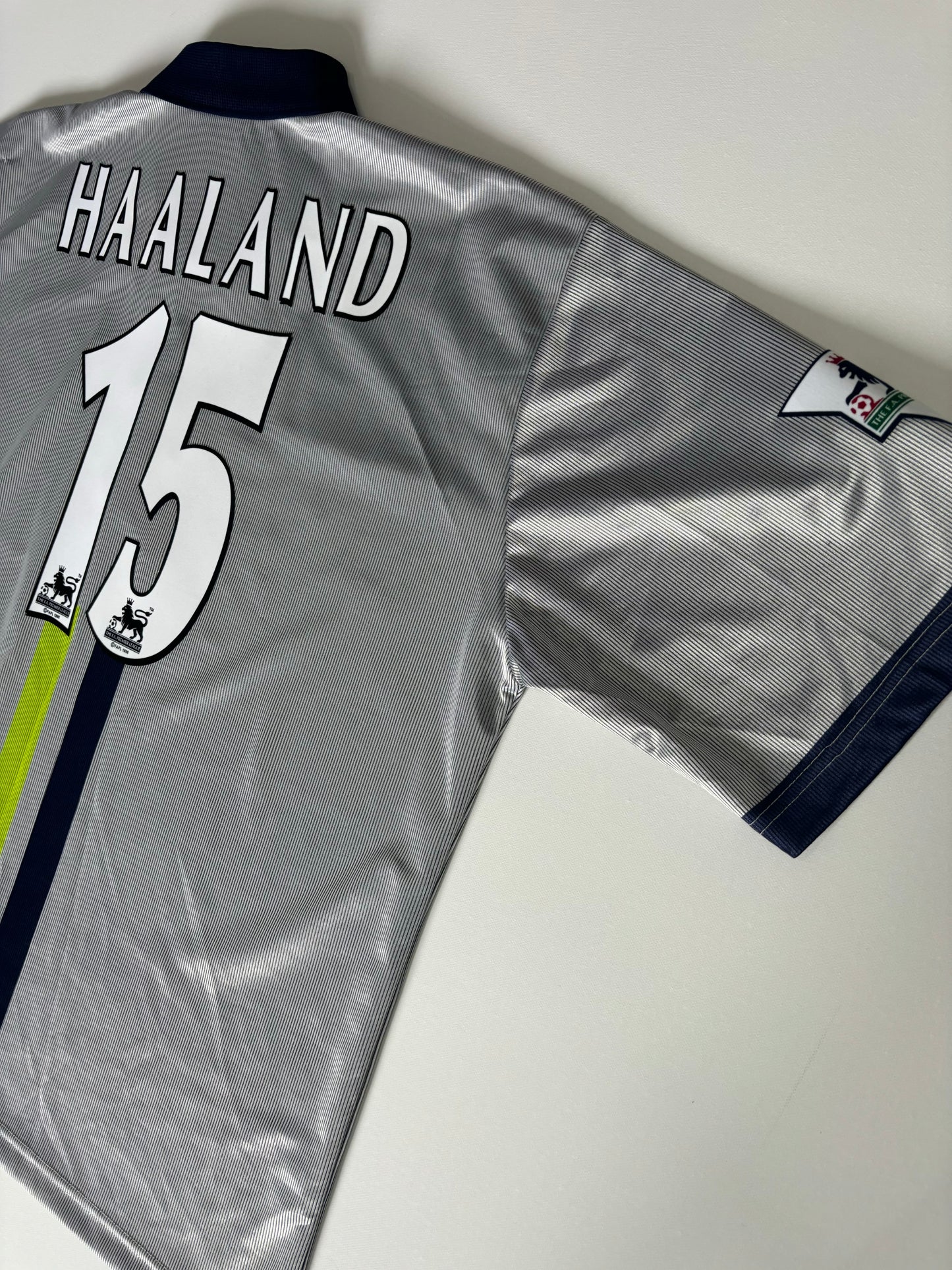 Manchester City Away Shirt 2000/01 (XL) Haaland 15