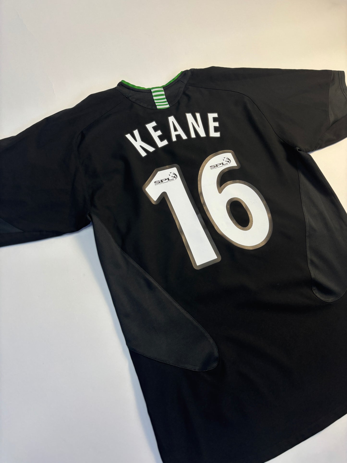 Celtic Third Shirt 2005/06 (M) Keane 16