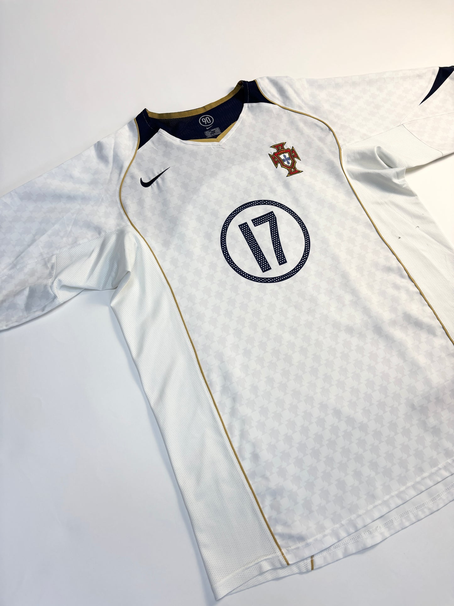 Portugal Away Shirt 2004/06 (L) C.Ronaldo 17