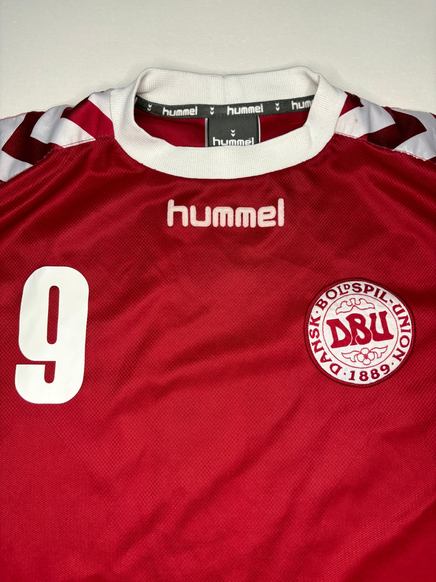 Denmark Home Shirt 2002/03 (L) Tomasson 9