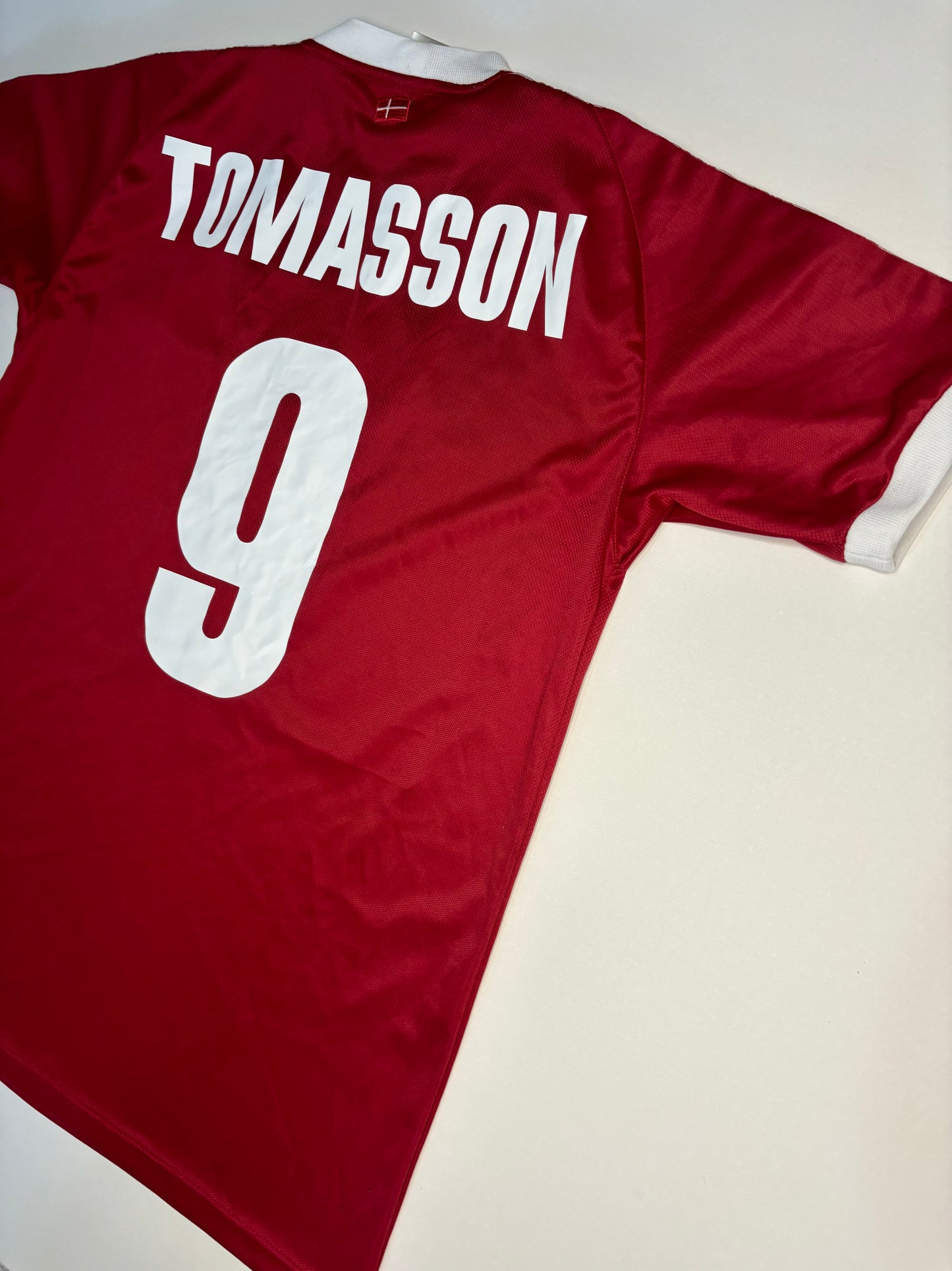 Denmark Home Shirt 2002/03 (L) Tomasson 9