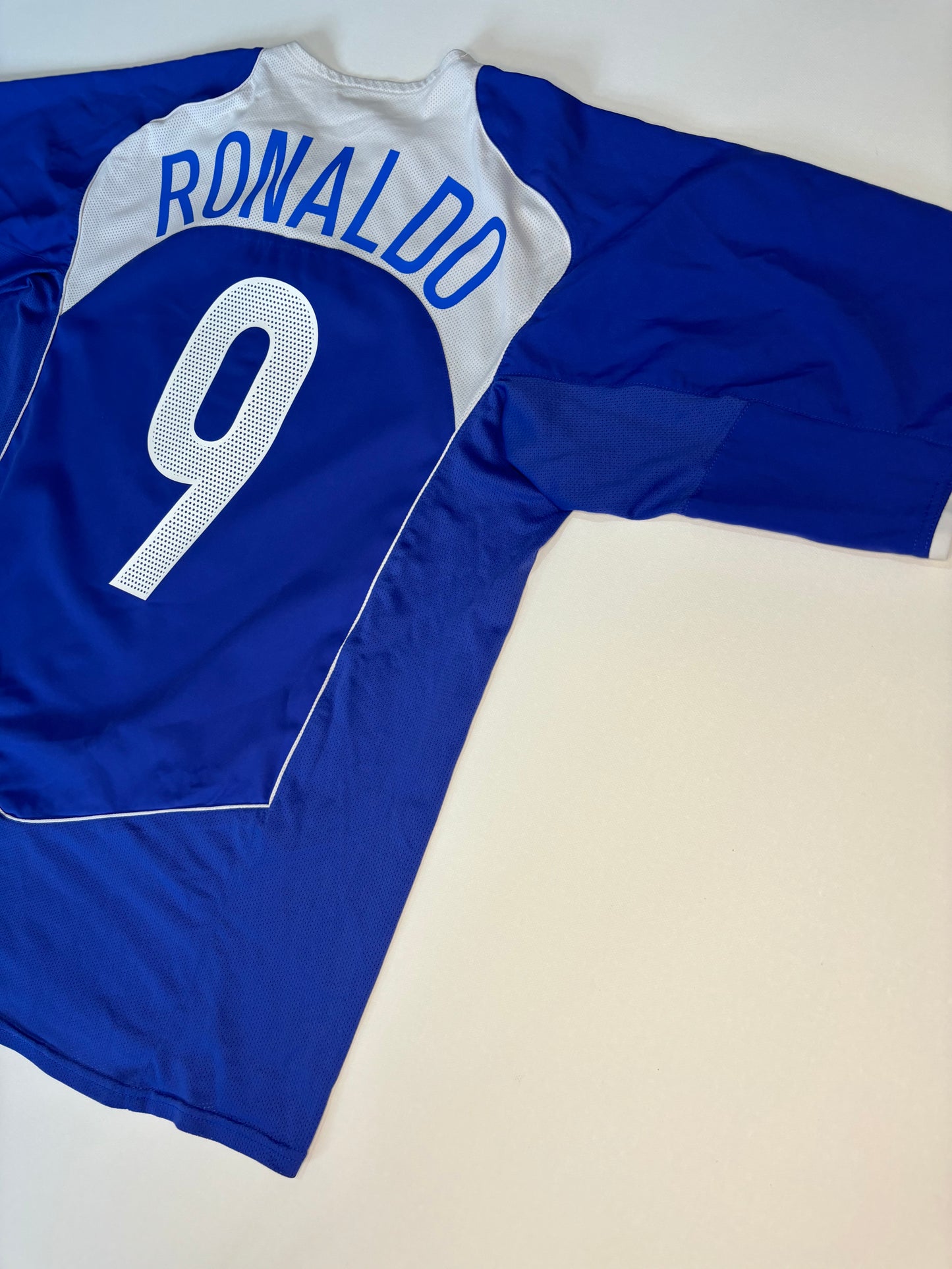 Brazil Away Shirt 2004/06 (L) Ronaldo 9