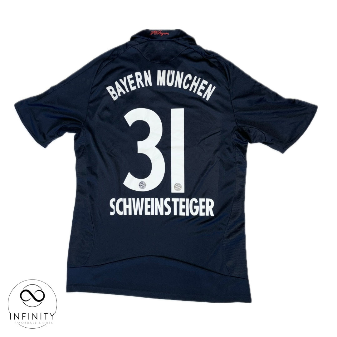 Bayern Munich Away Shirt 2008/09 (M) Schweinsteiger 31