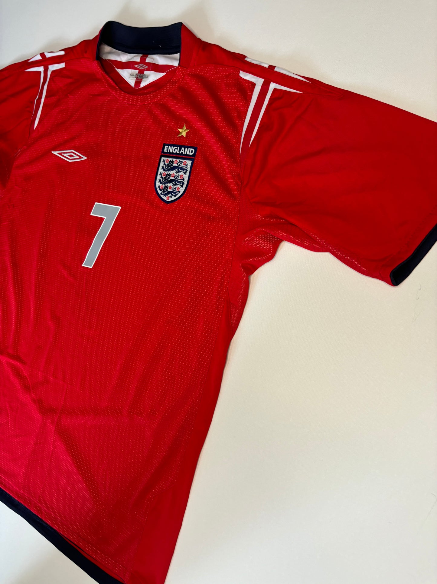 England Away Shirt 2004/06 (L) Beckham 7