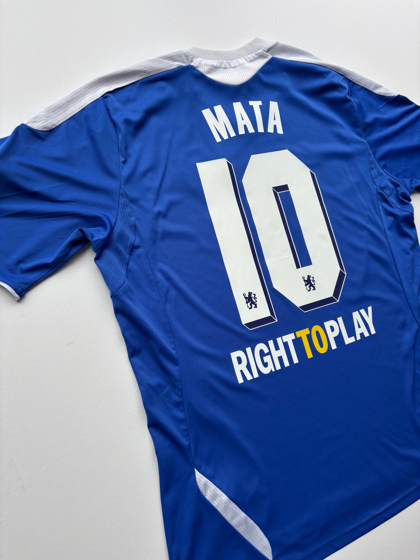 Chelsea Home Shirt 2011/12 (L) Mata 10