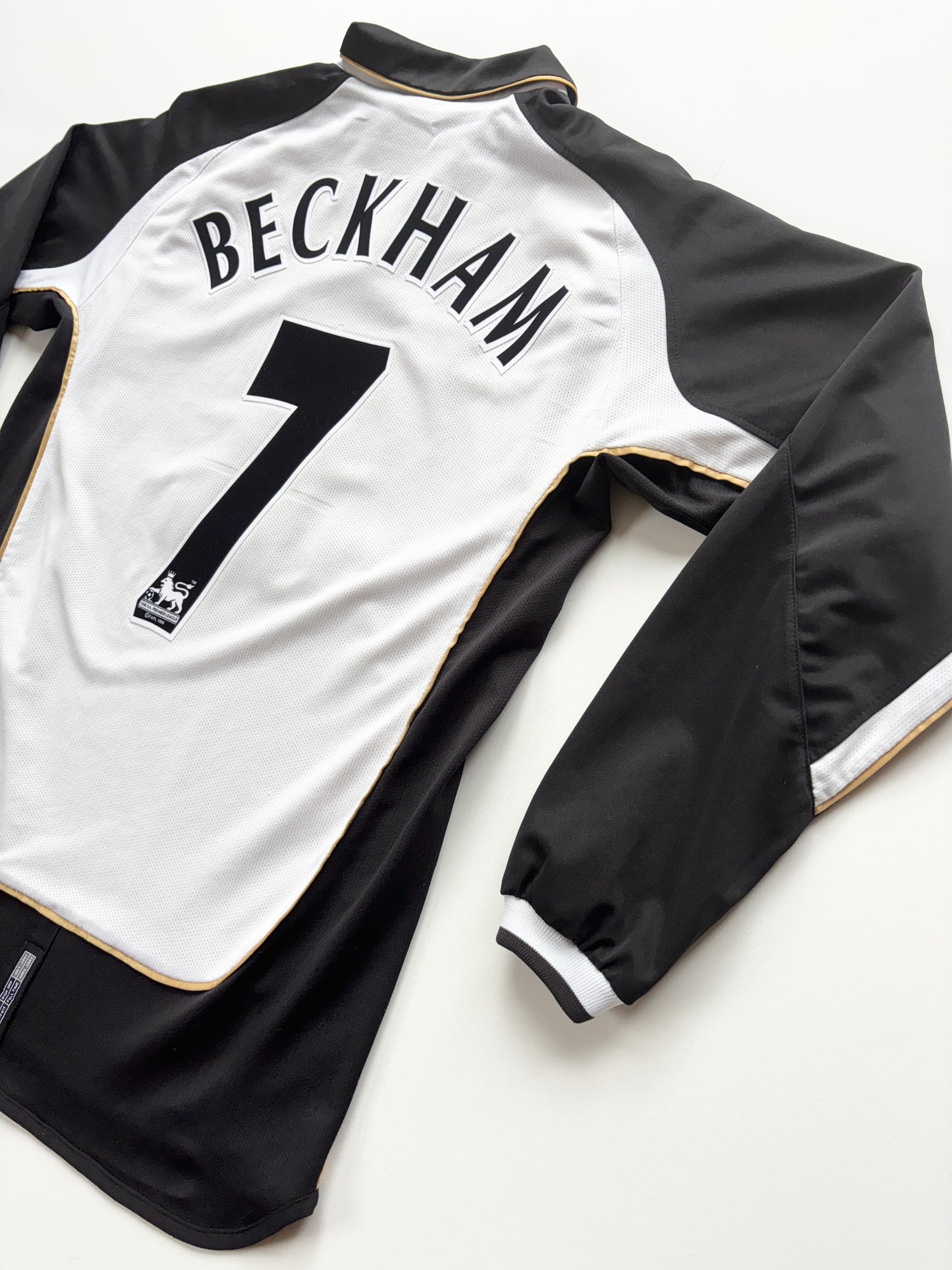 Manchester United Centenary Reversible Away Shirt LS 2001/02 (M) Beckham 7