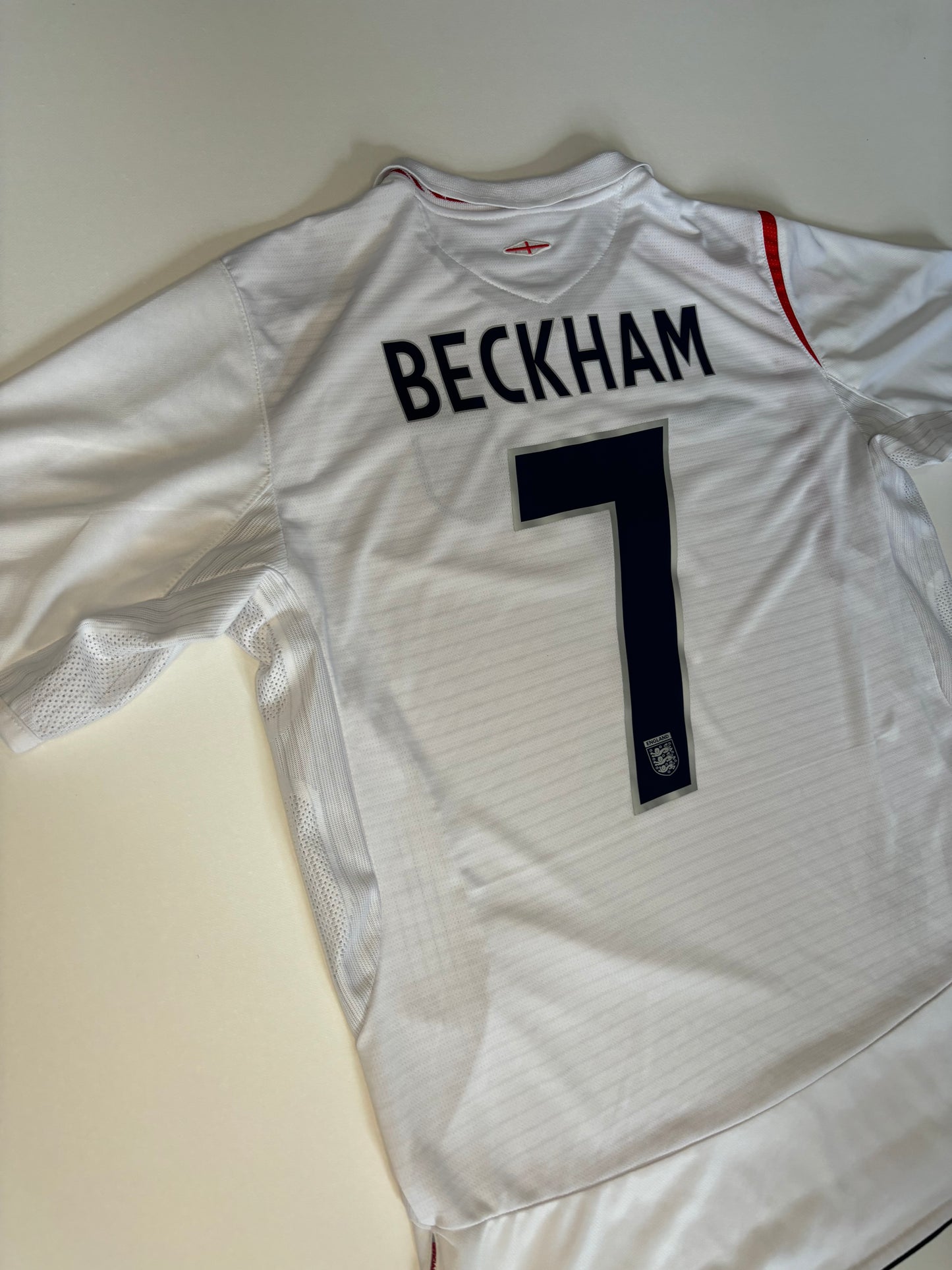 England Home Shirt 2005/07 (L) Beckham 7