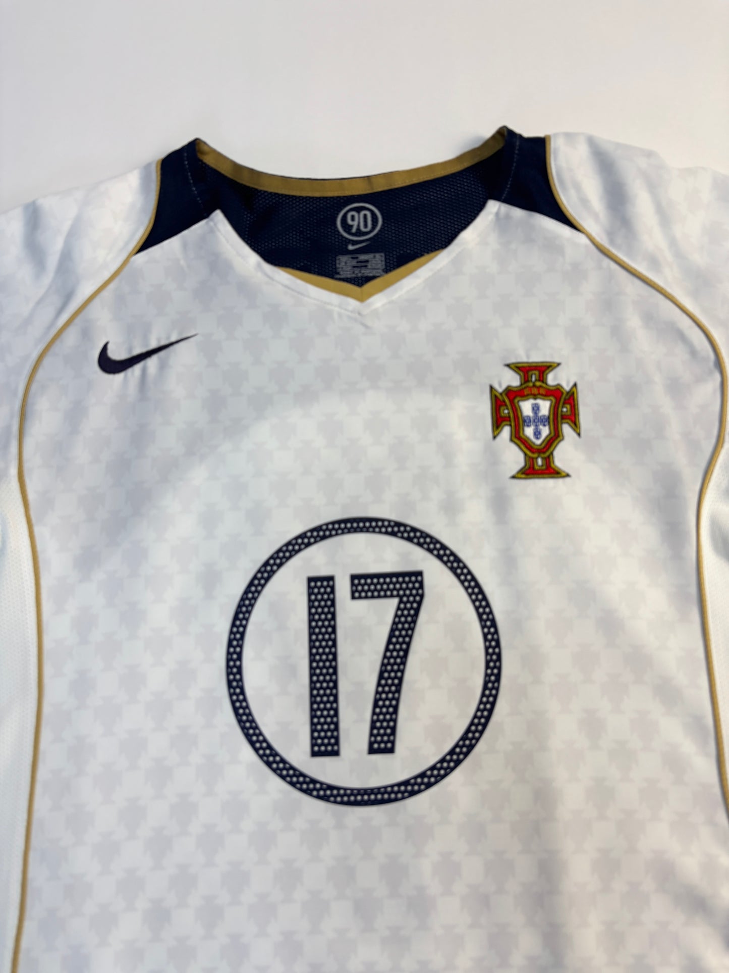Portugal Away Shirt 2004/06 (L) C.Ronaldo 17