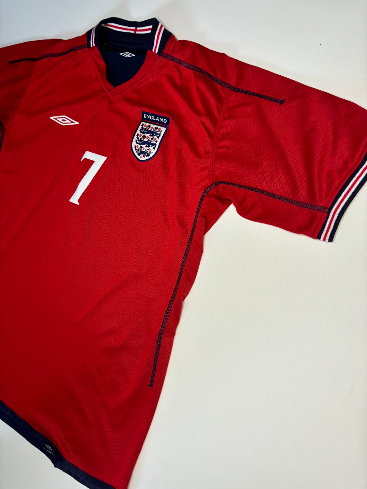 England Away Shirt 2002/04 (L) Beckham 7