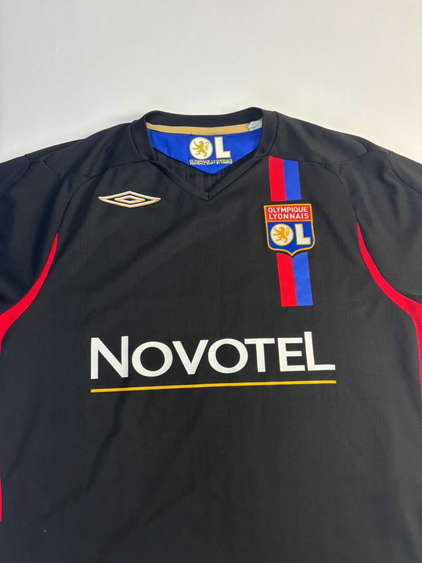 Lyon Third Shirt 2007/08 (M) Juninho 8