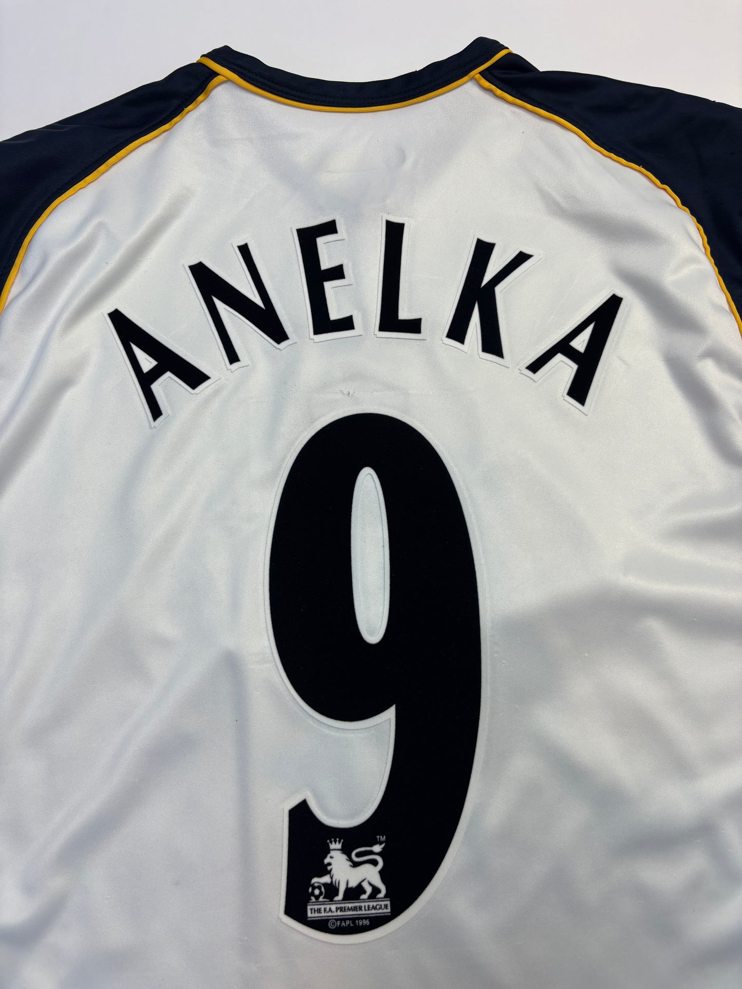 Liverpool Away Shirt 2001/02 (M) Anelka 9