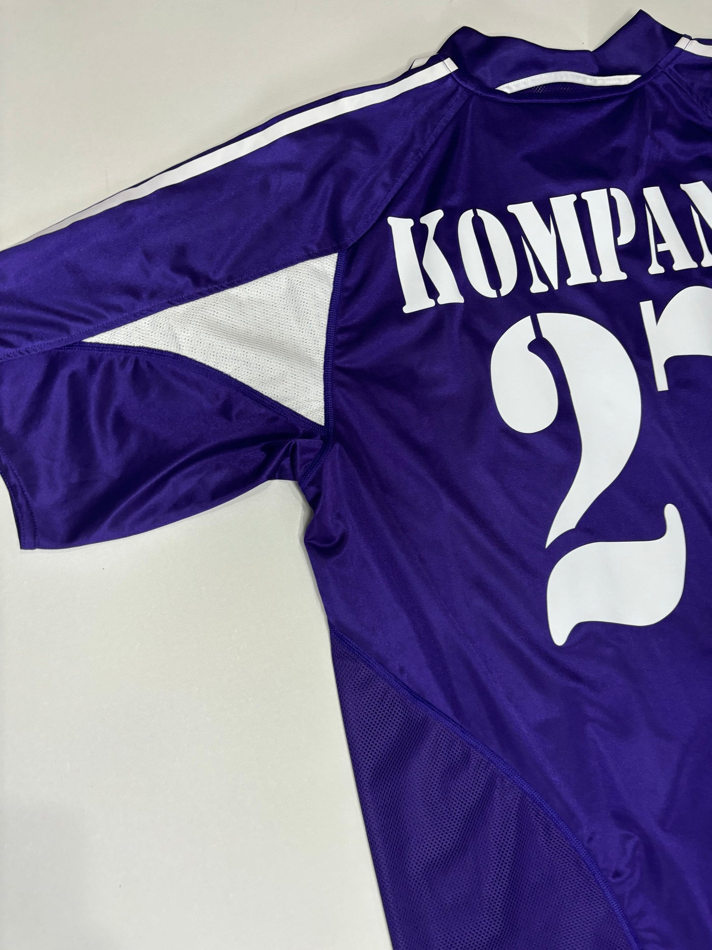 Anderlecht Away Shirt 2004/05 (L) Kompany 27