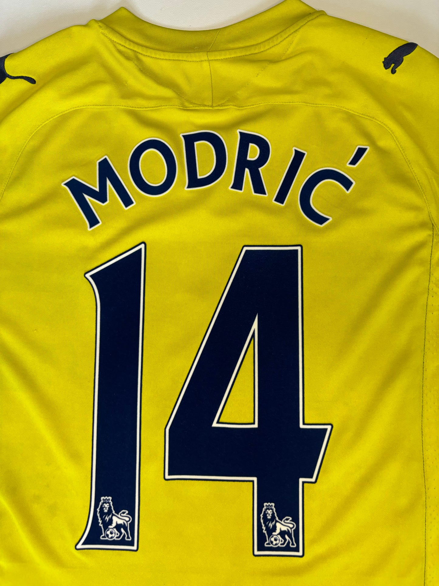 Tottenham Hotspur Third Shirt LS 2009/10 (M) Modric 14