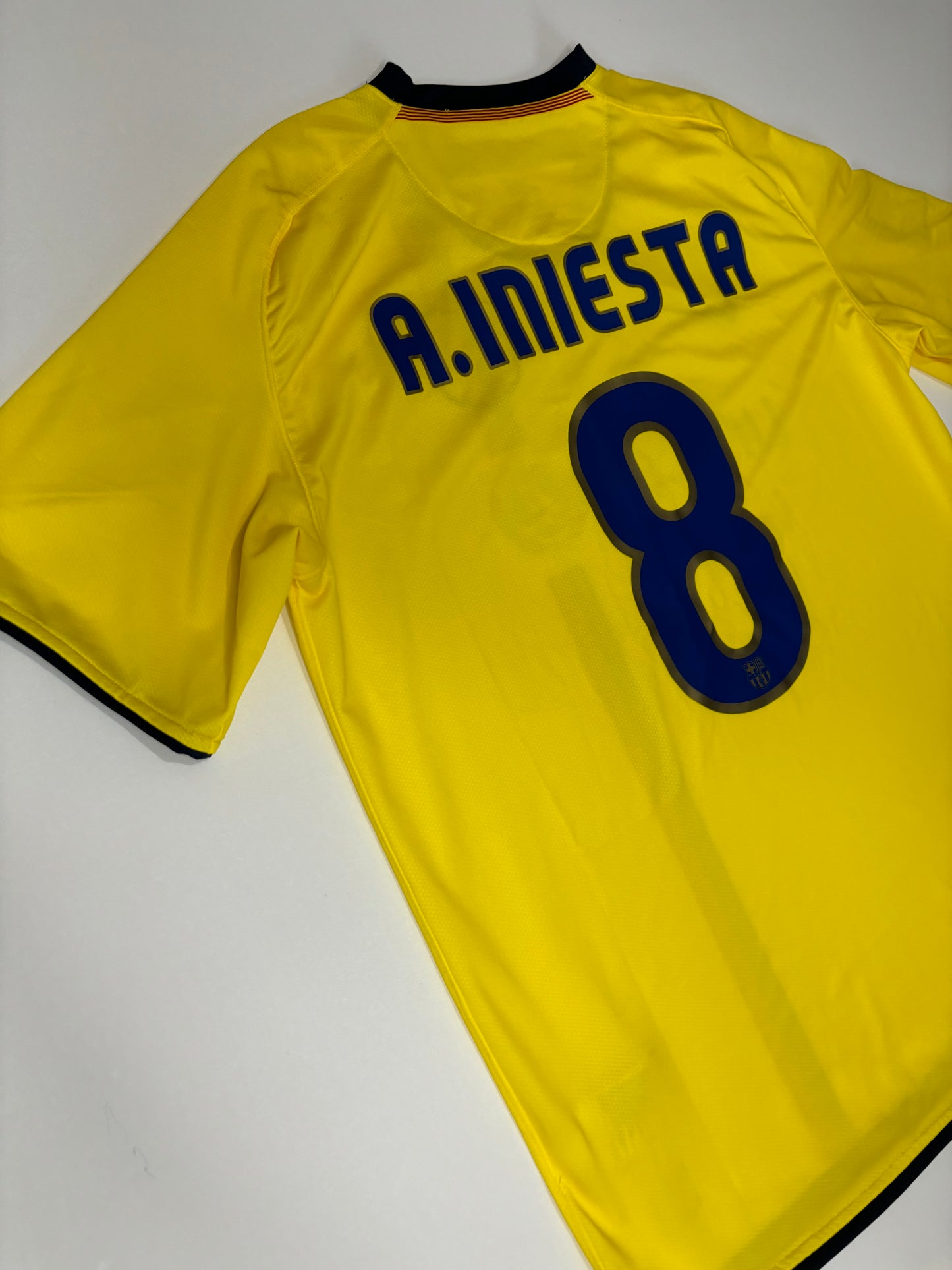 Barcelona Away Shirt 2008/09 (L) Iniesta 8