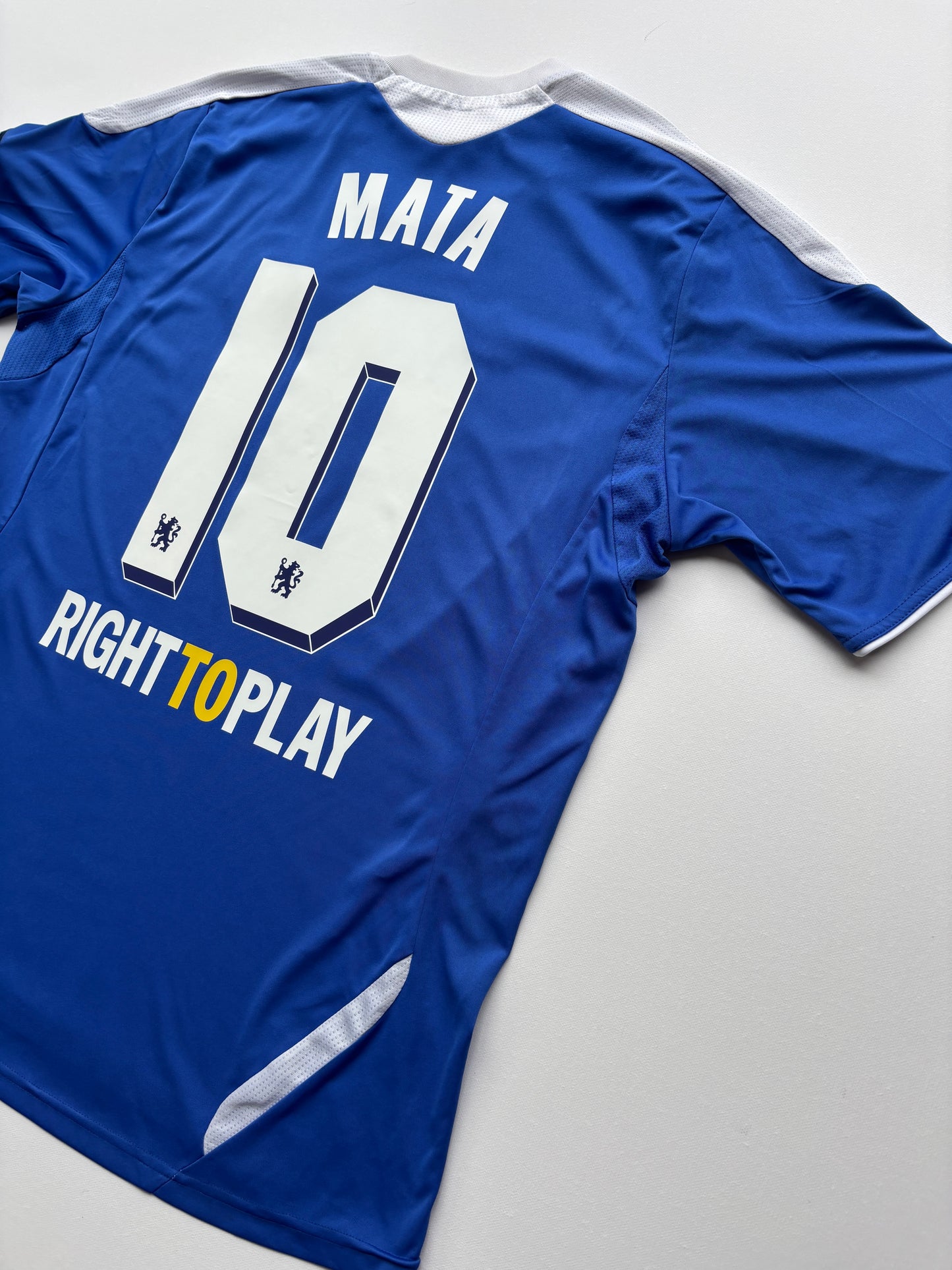 Chelsea Home Shirt 2011/12 (L) Mata 10