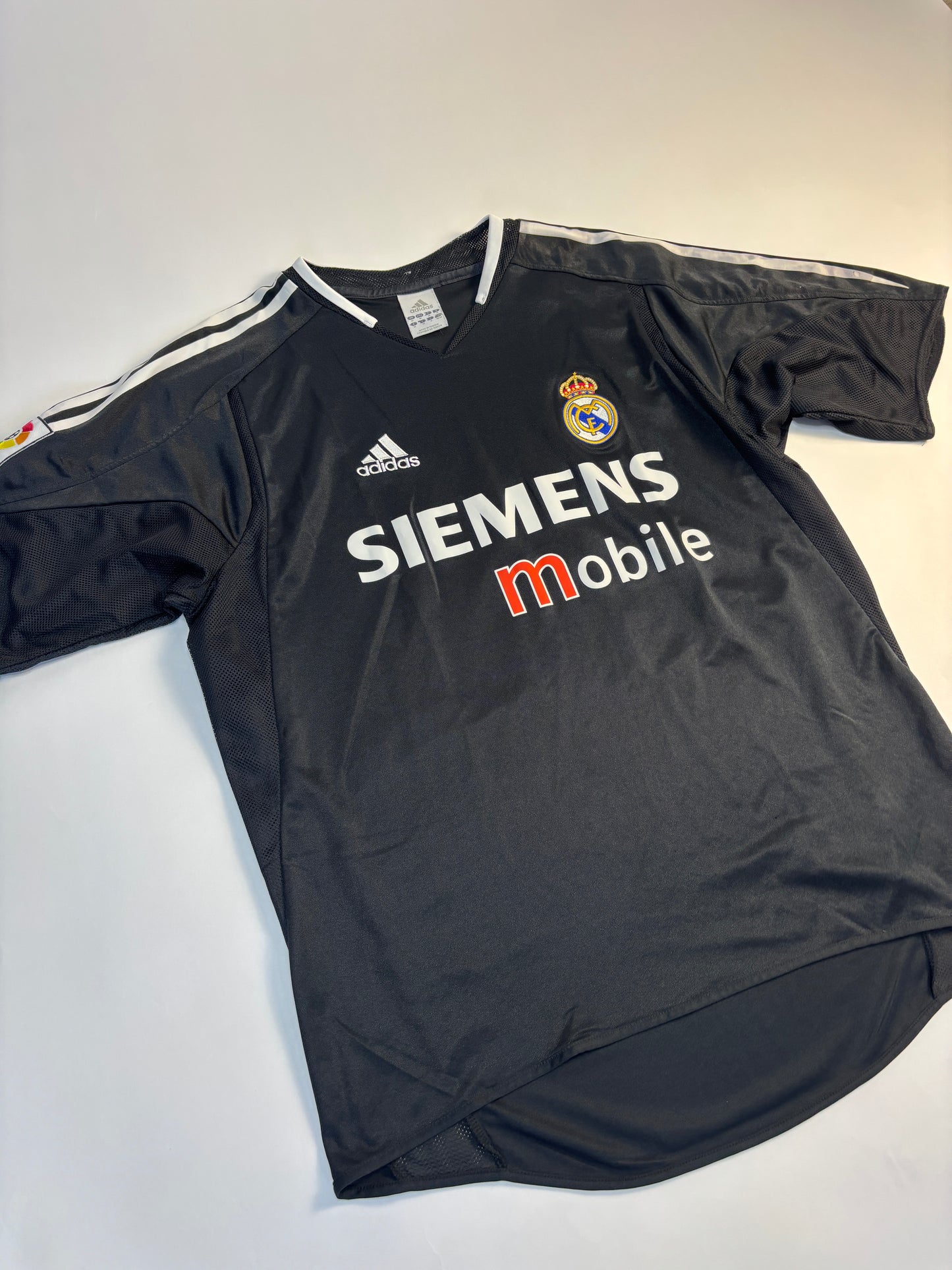 Real Madrid Away Shirt 2004/05 (M) R.Carlos 3