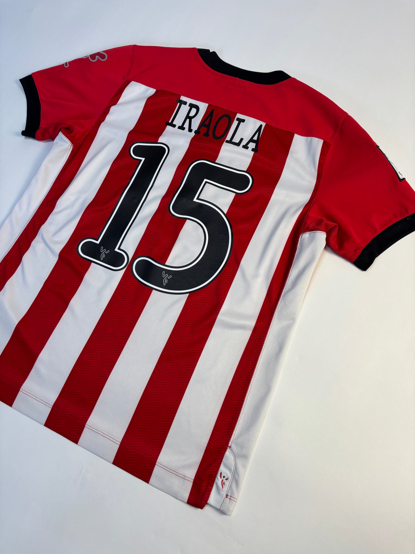 Athletic Bilbao Home Shirt 2011/12 (M) Iraola 15