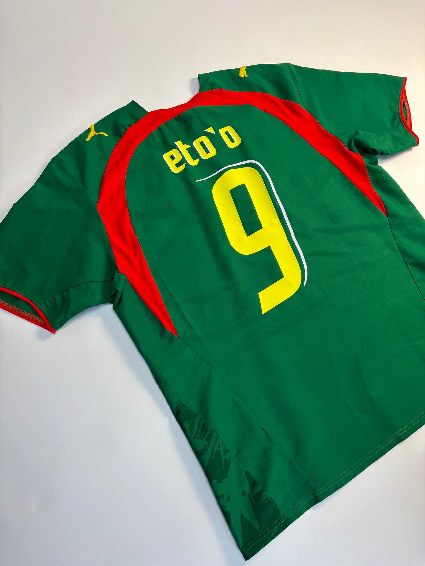 Cameroon Home Shirt 2006/08 (L) Eto’o 9