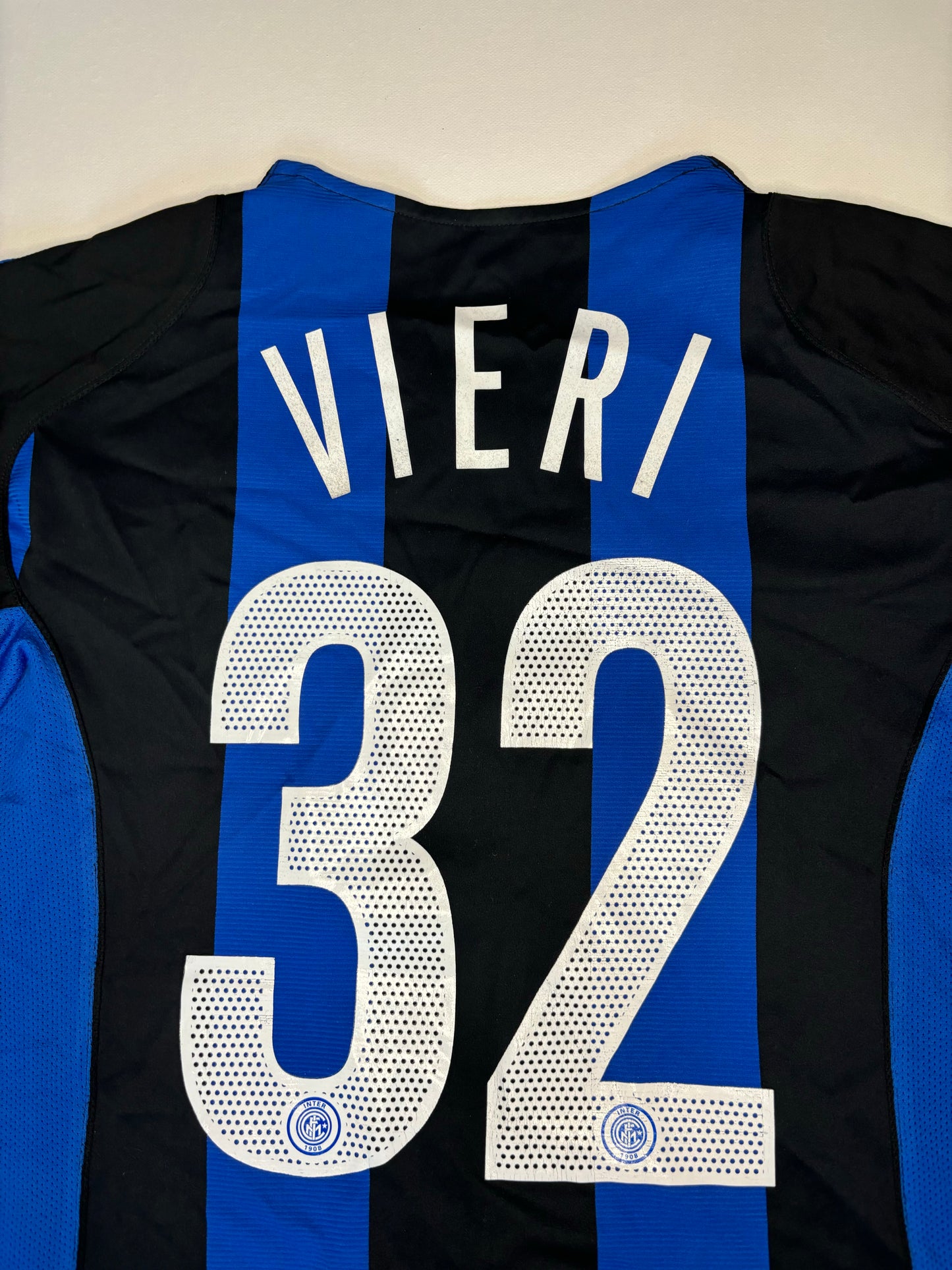 Inter Milan Home Shirt 2004/05 (L) Vieri 32