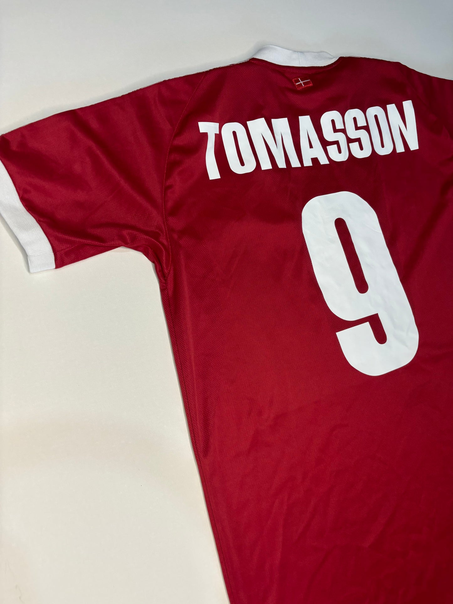 Denmark Home Shirt 2002/03 (L) Tomasson 9