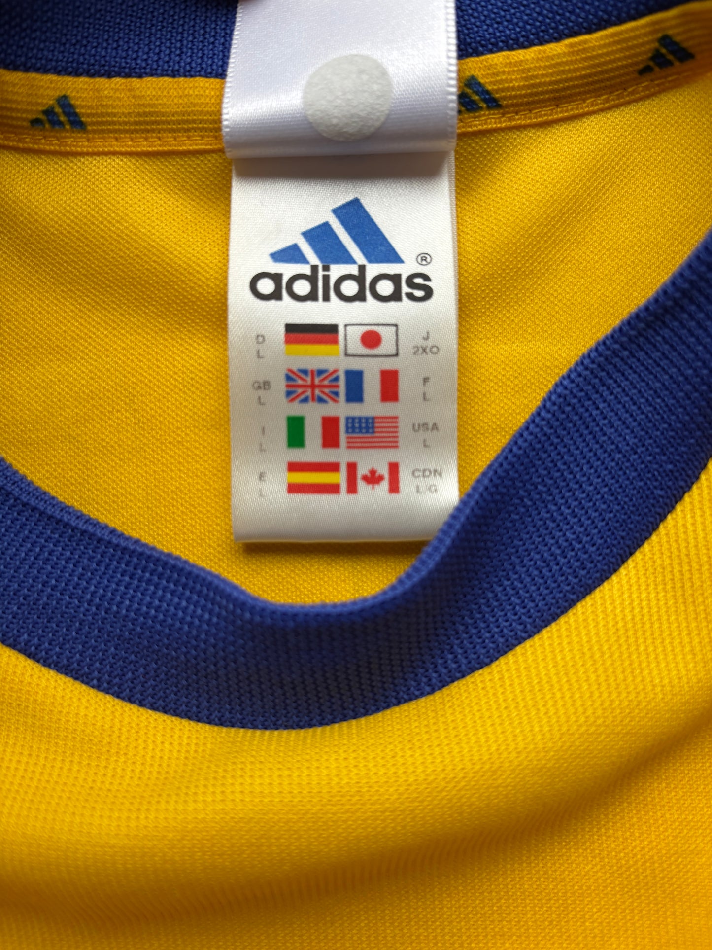 Sweden Home Shirt 2002/03 (L) Larsson 11