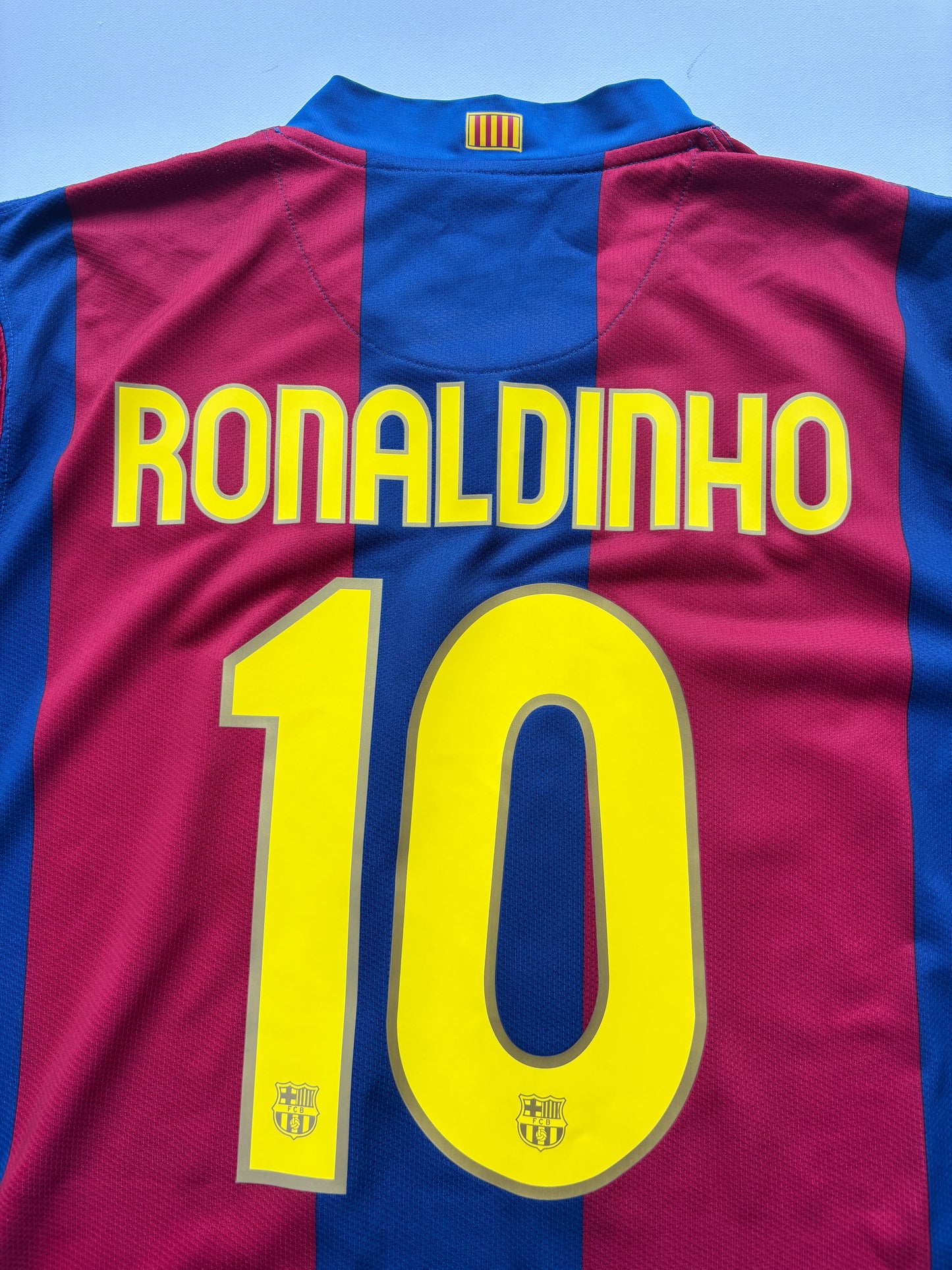 Barcelona Home Shirt 2007/08 (M) Ronaldinho 10