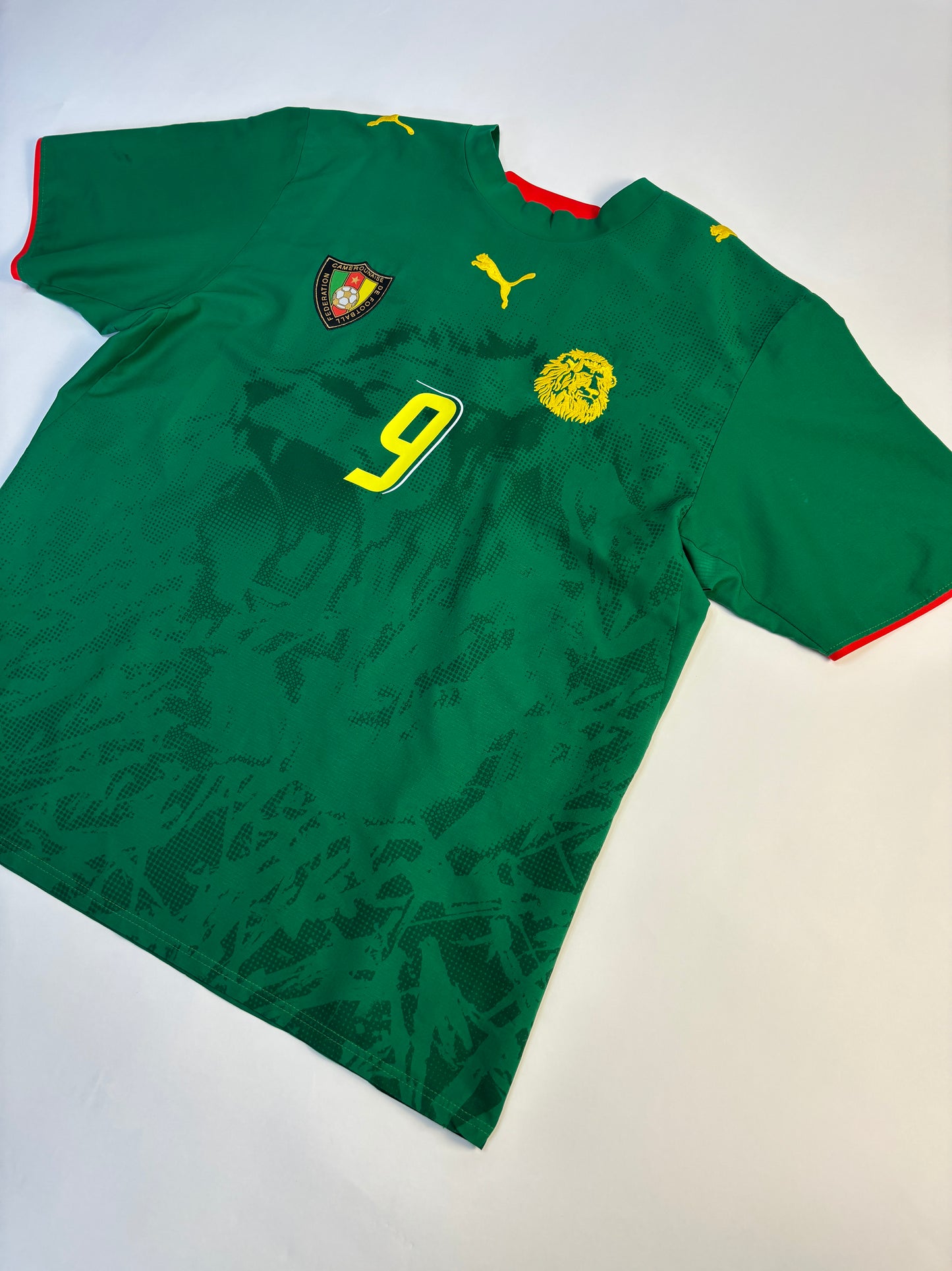 Cameroon Home Shirt 2006/08 (L) Eto’o 9