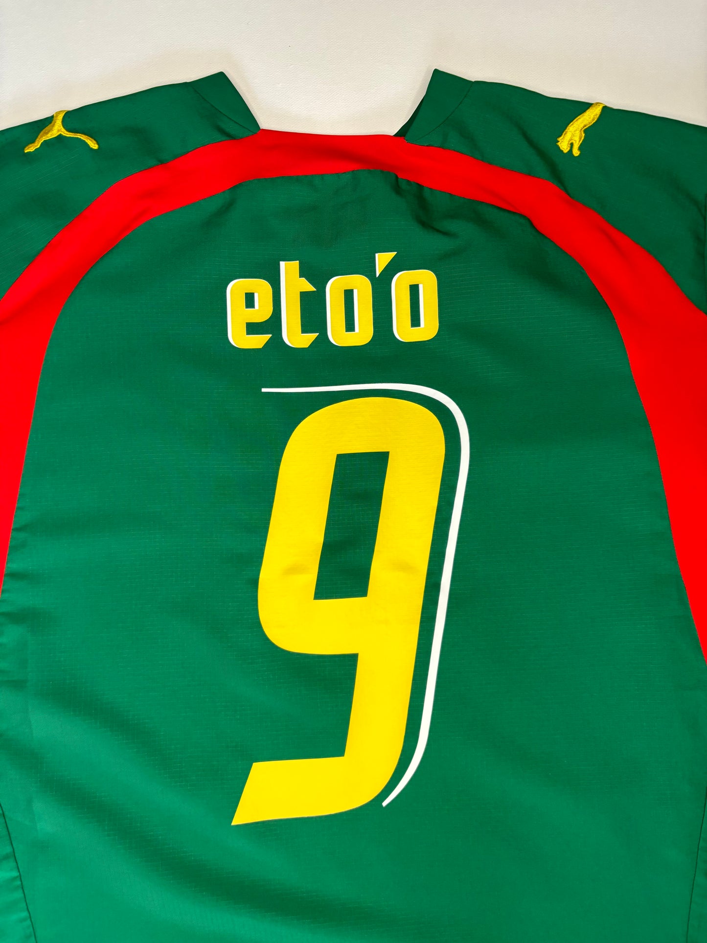 Cameroon Home Shirt 2006/08 (L) Eto’o 9