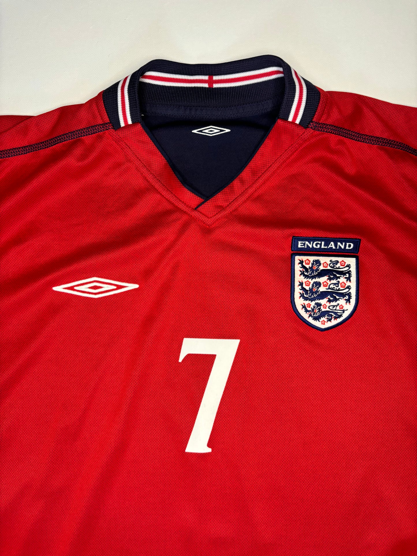 England Away Shirt 2002/04 (L) Beckham 7