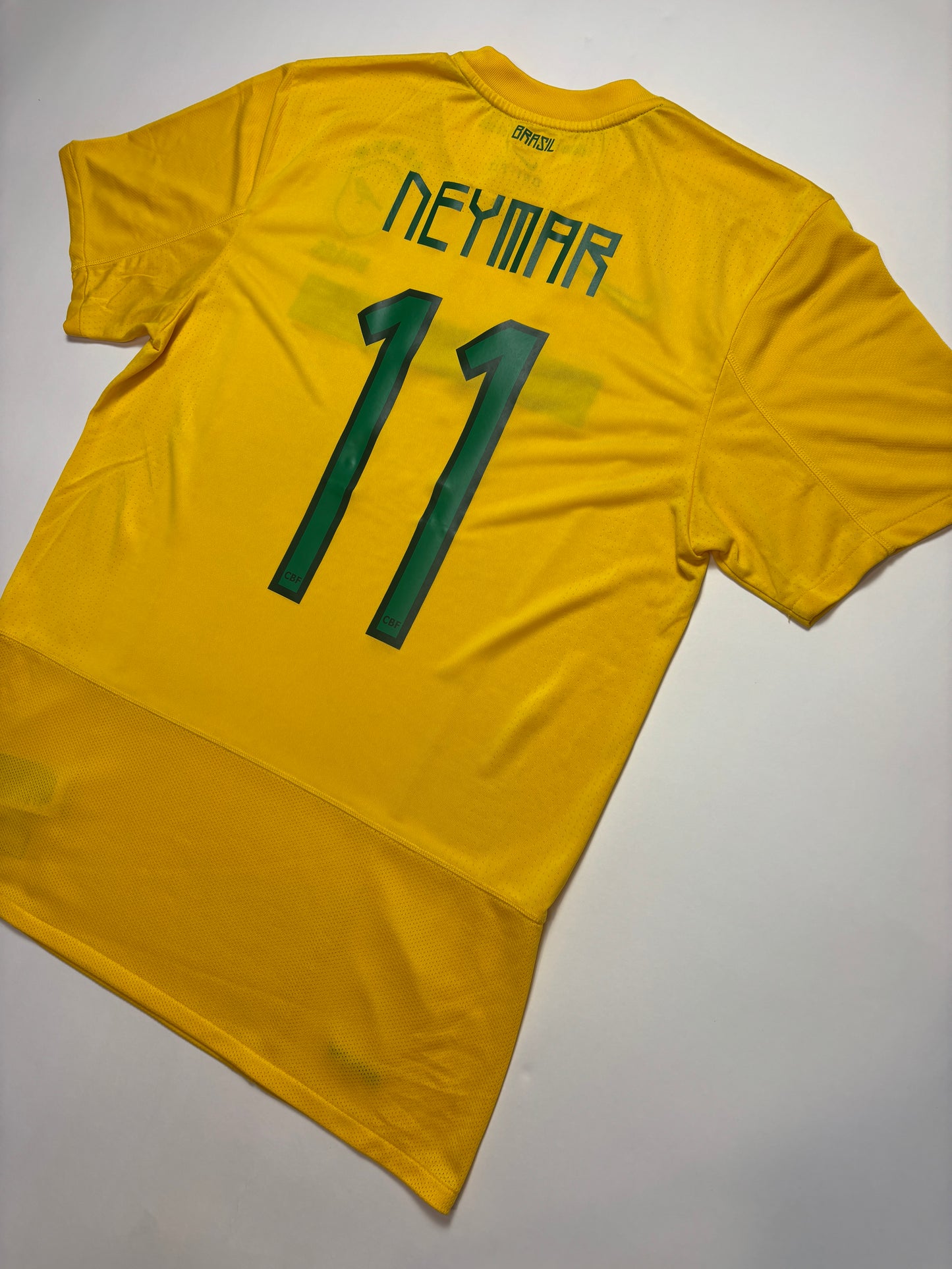 Brazil Home Shirt 2011/12 (M) Neymar 11