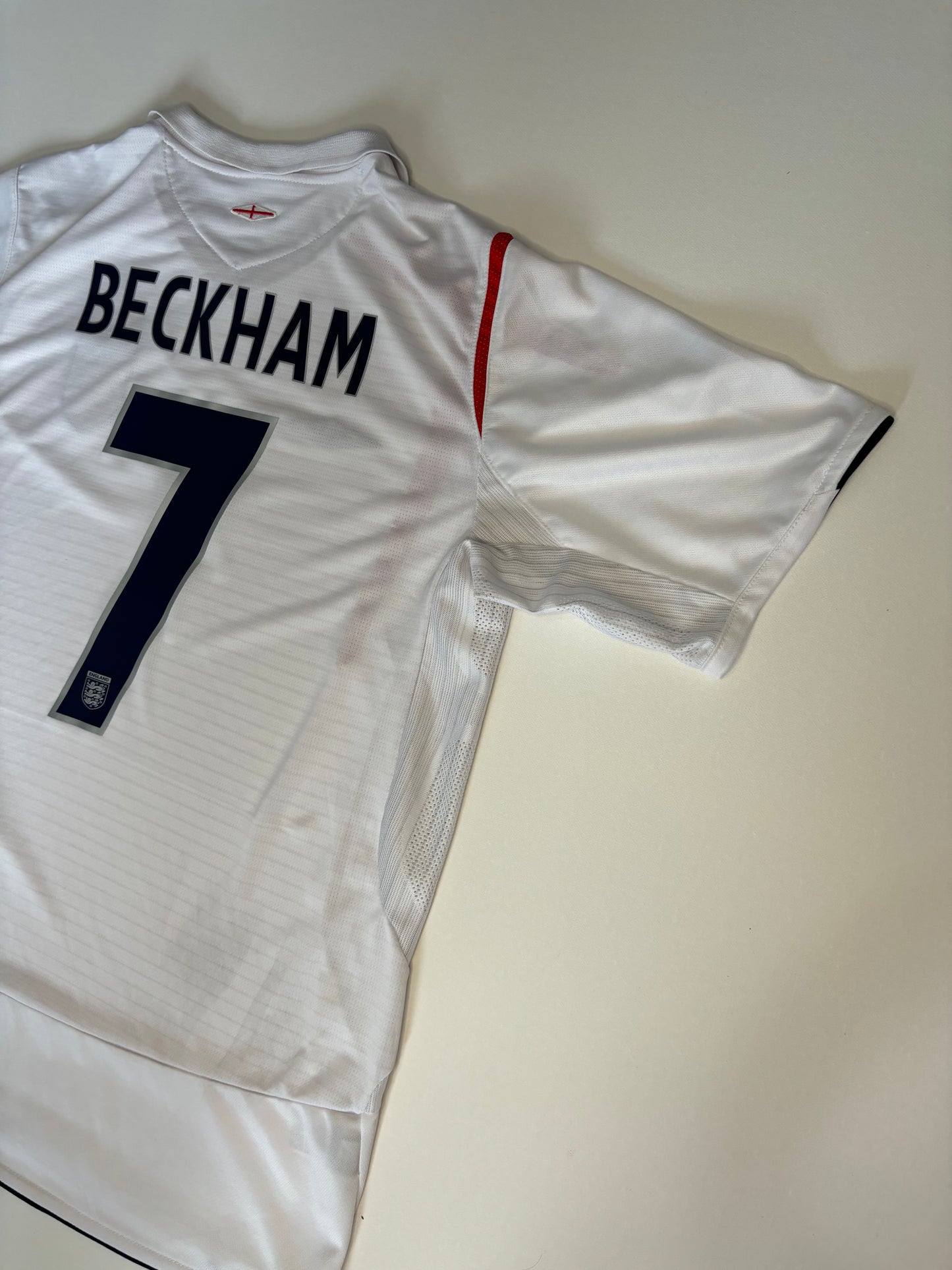 England Home Shirt 2005/07 (L) Beckham 7