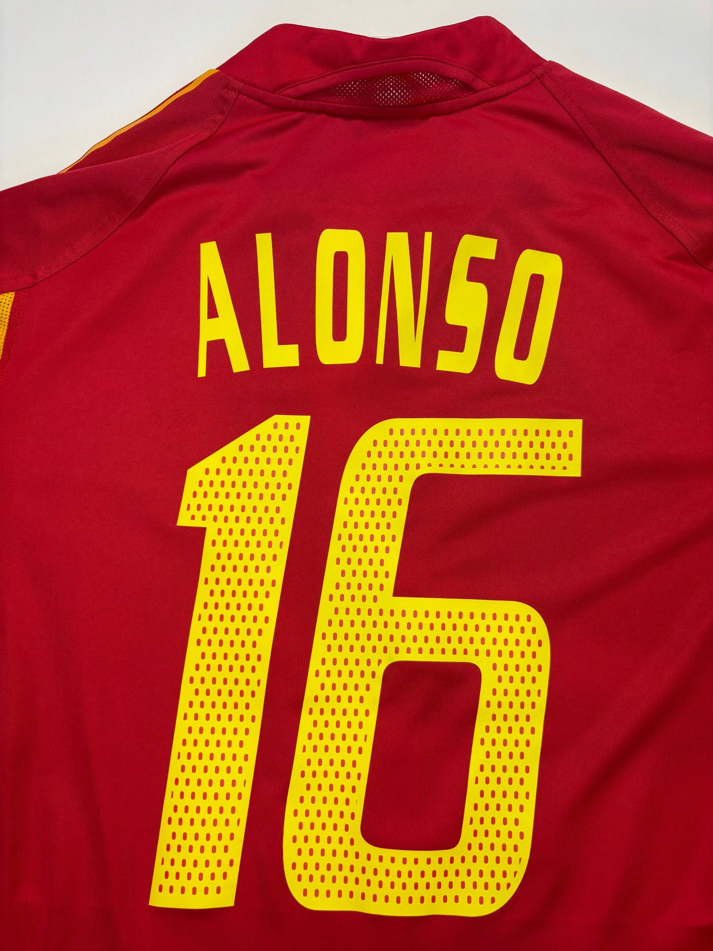 Spain Home Shirt 2004/06 (L) Alonso 16